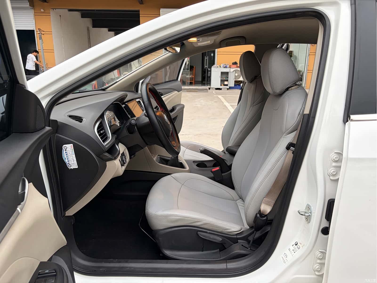 Buick V, 2018 все фото