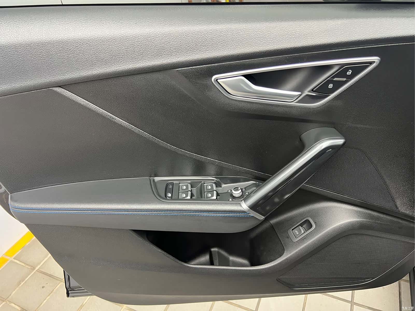 Audi Q2L, 2022 16
