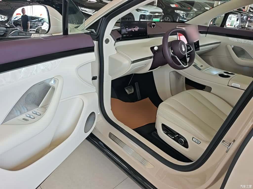 Luxeed R7, 2026 16