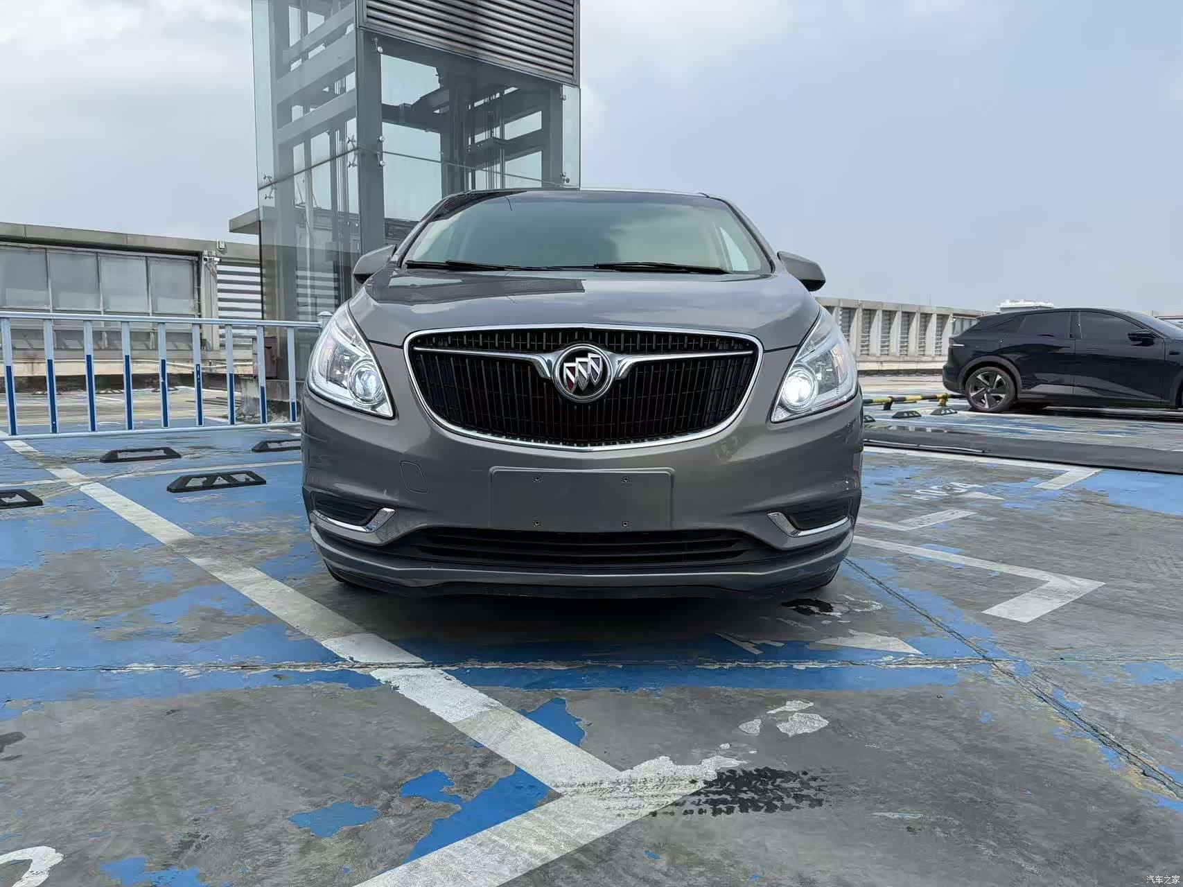 Buick GL8, 2019 1
