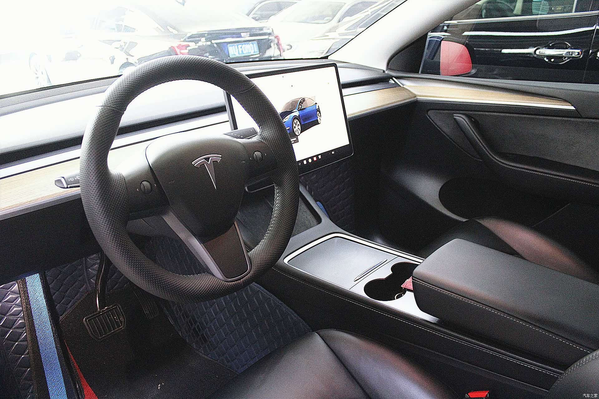 Tesla Model Y, 2022 все фото