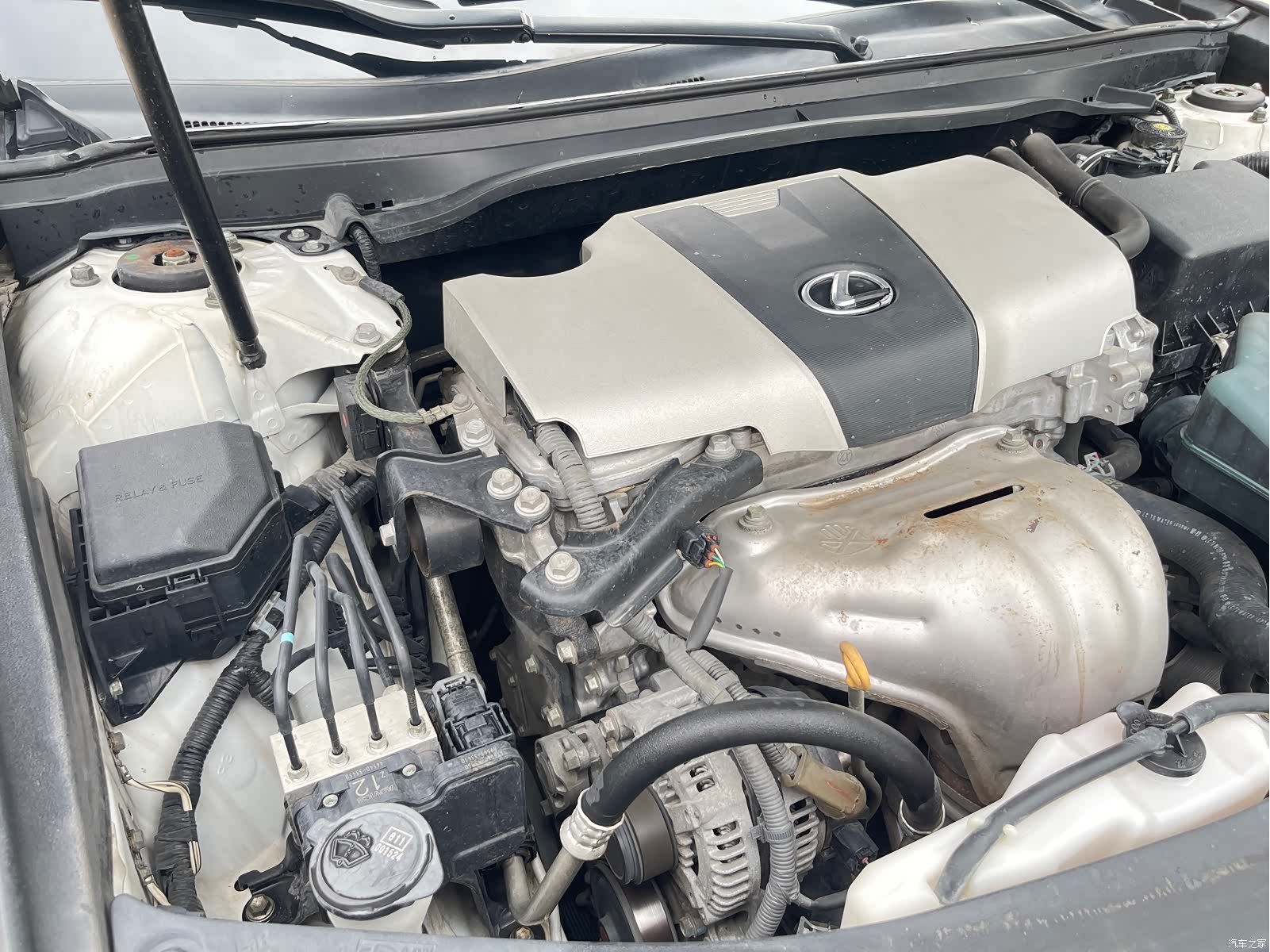 Lexus ES, 2016 14