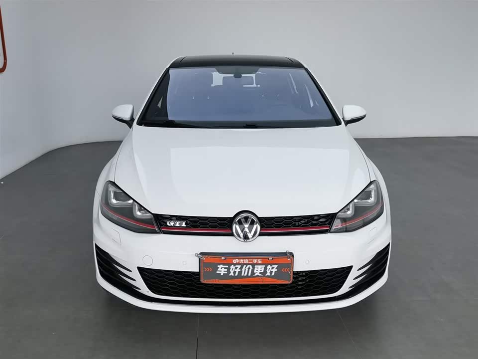Volkswagen Golf GTI