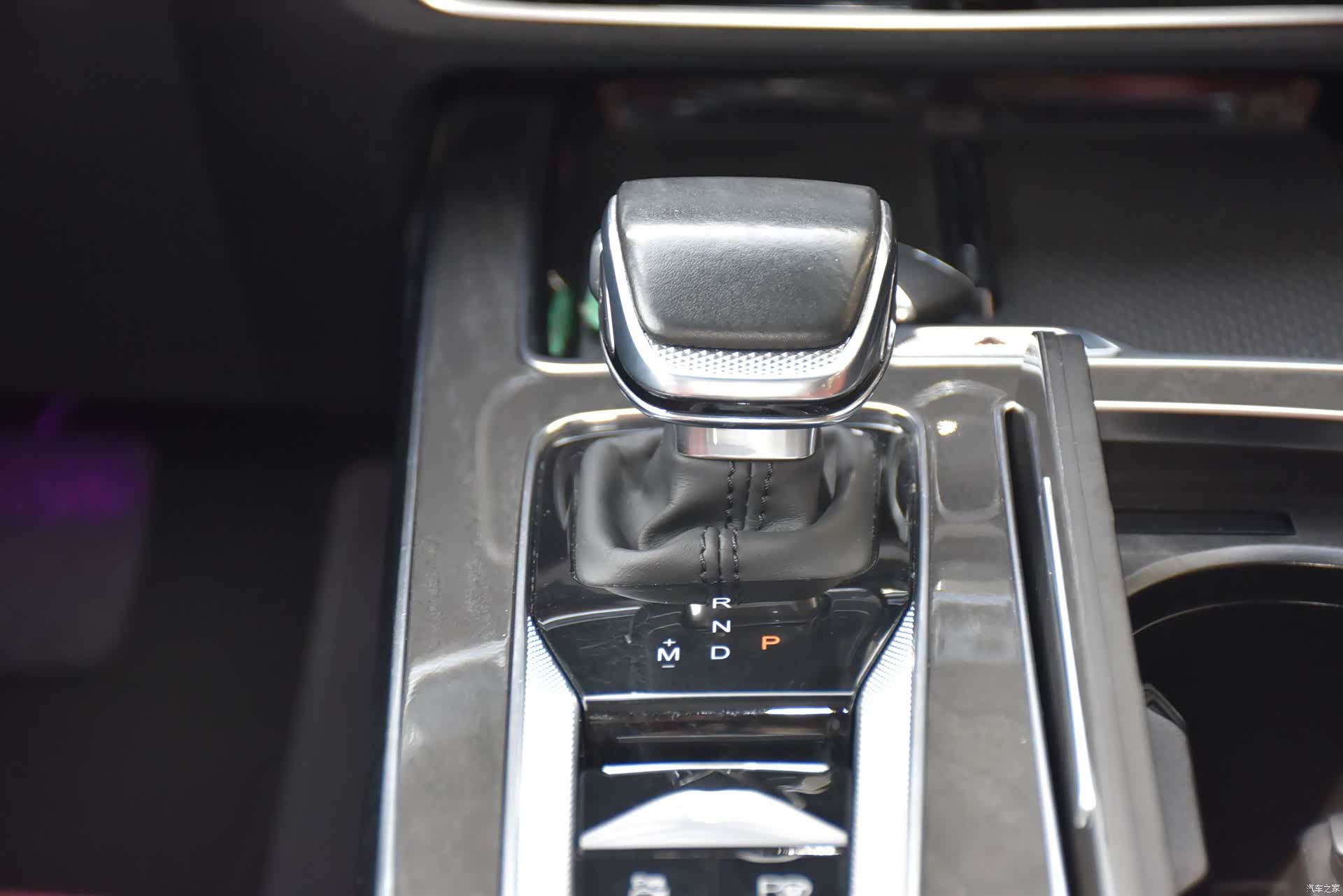 Hongqi HS5, 2023 17