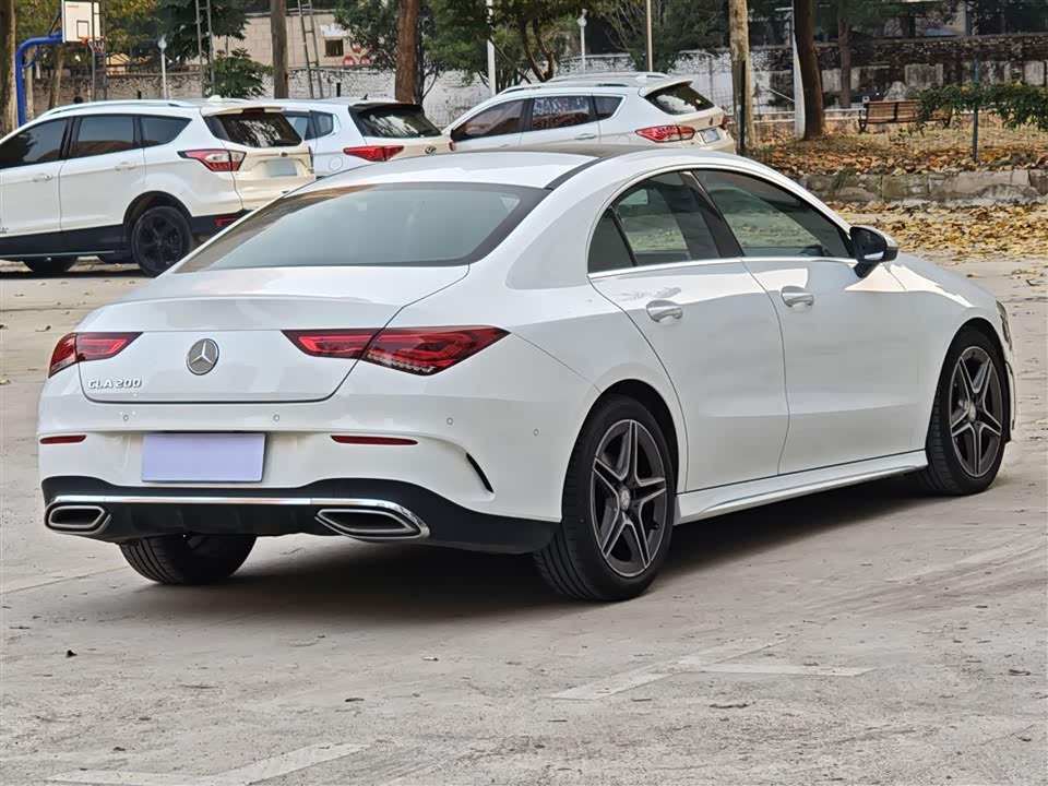 Mercedes-Benz CLA