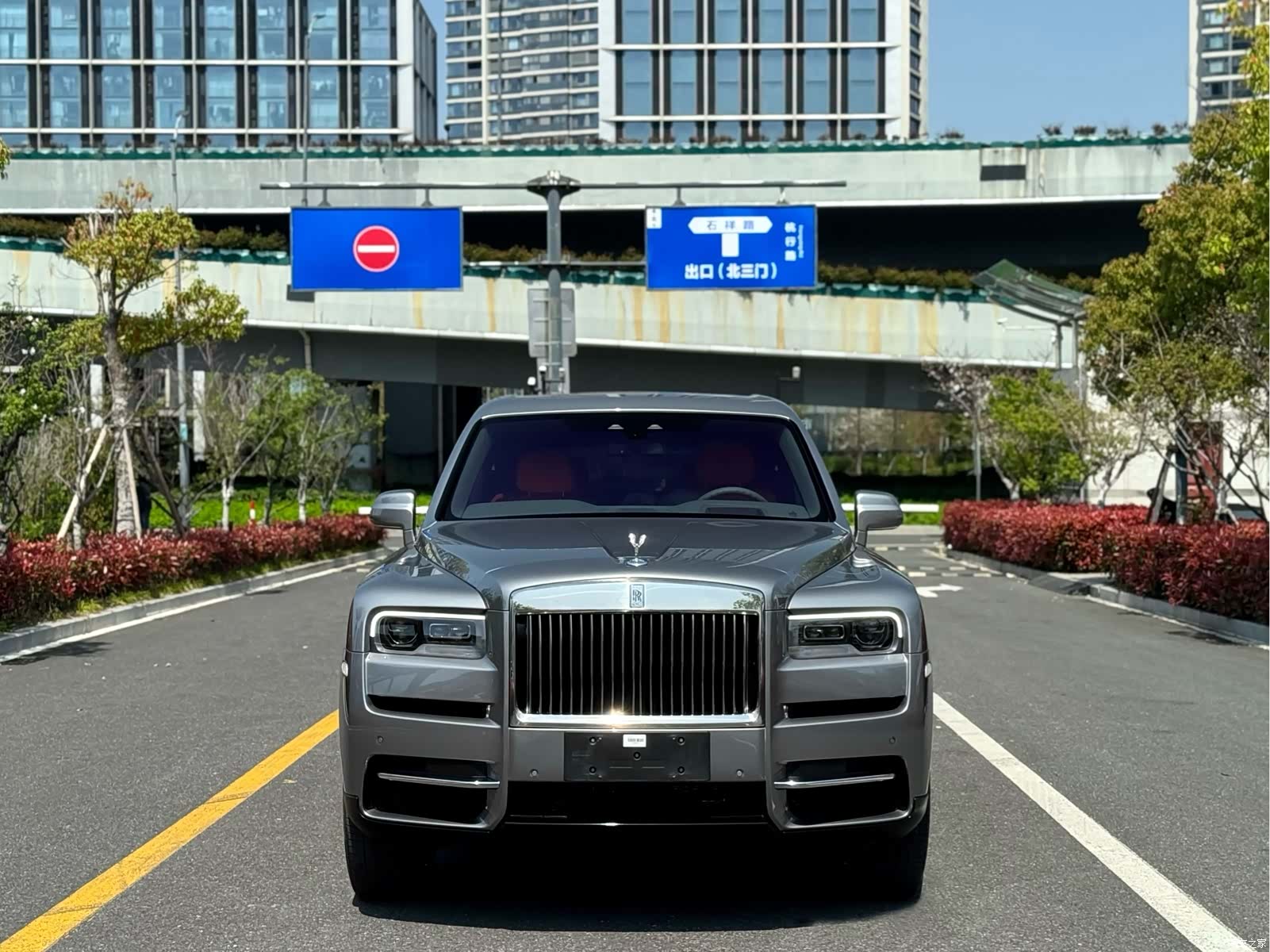 Rolls-Royce Cullinan, 2023 1