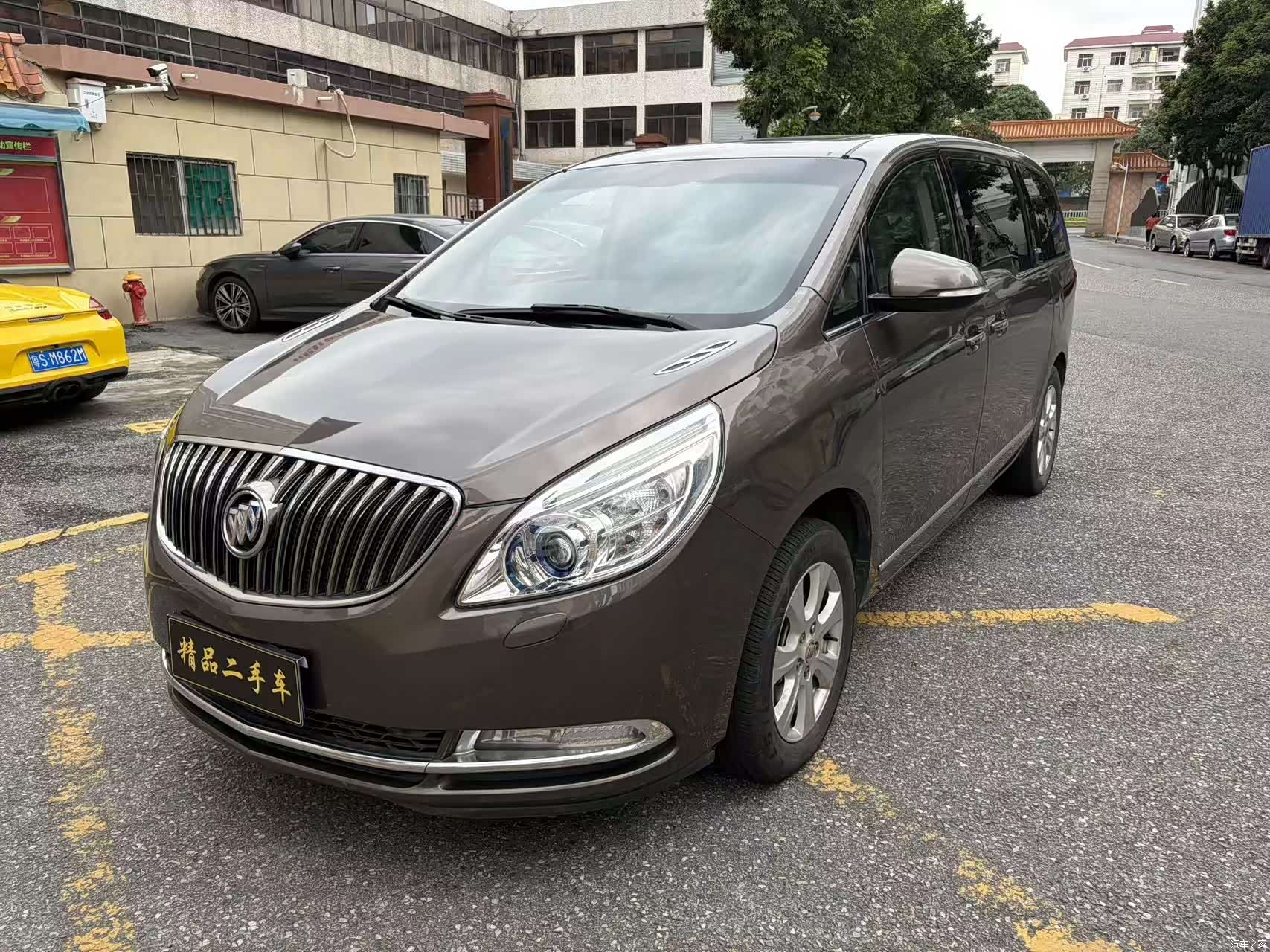 Buick GL8, 2014 1