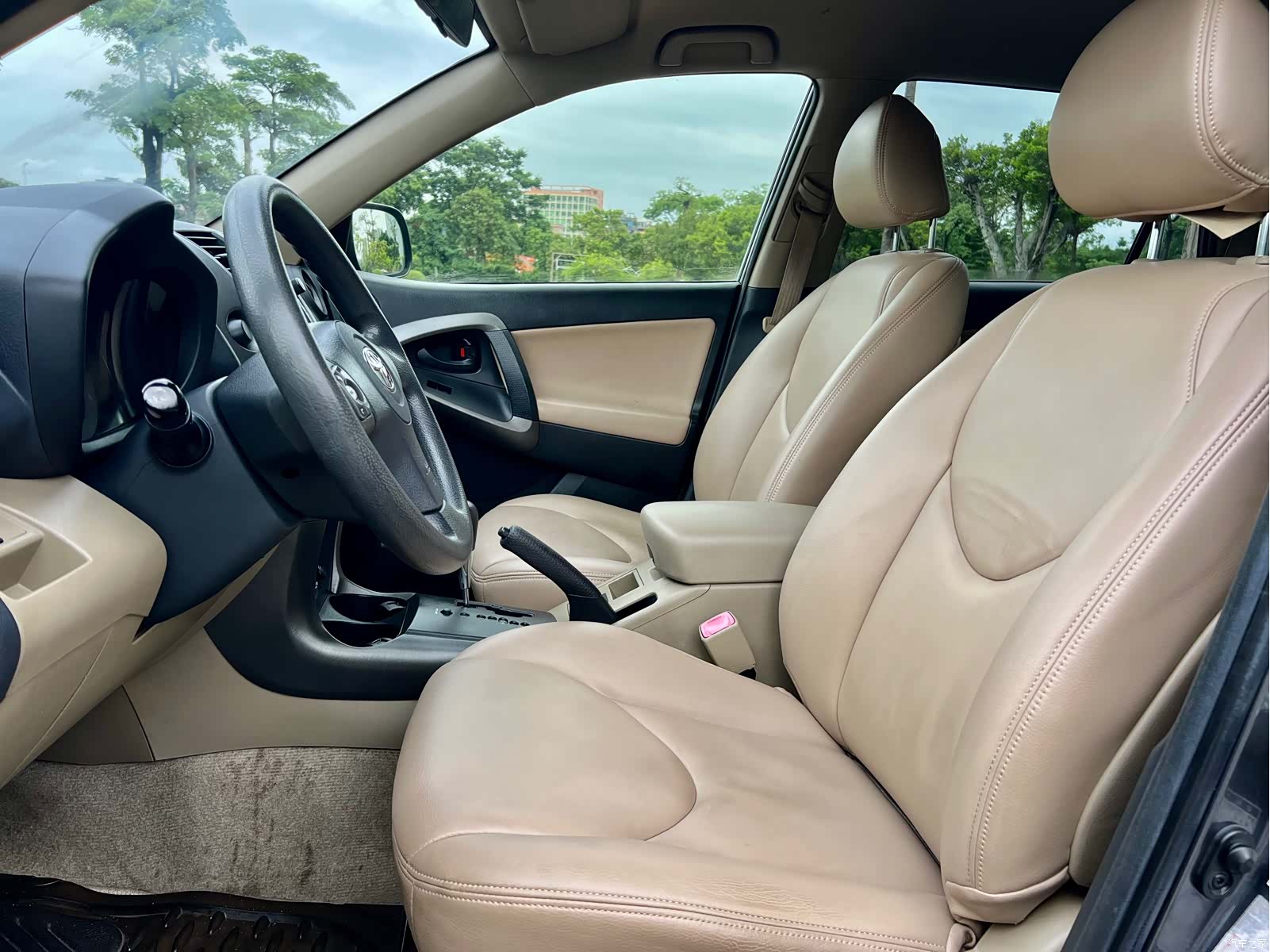 Toyota RAV4, 2012 10