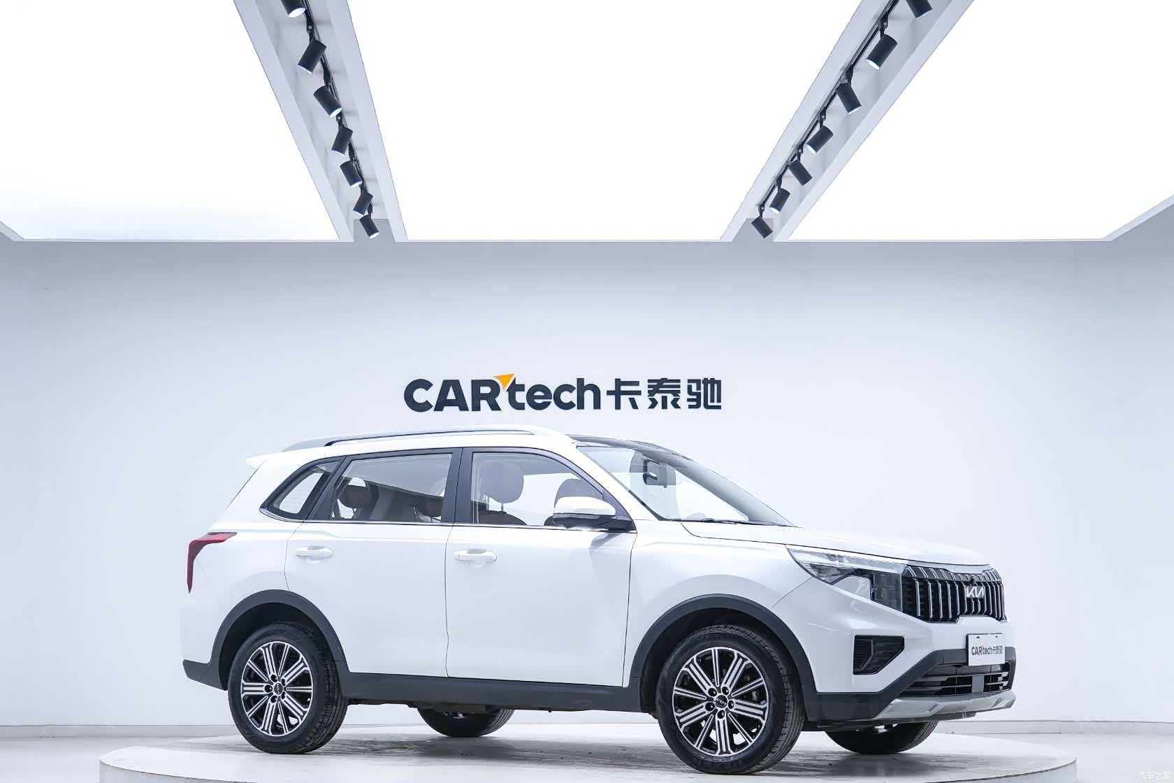 Kia Sportage, 2023 все фото