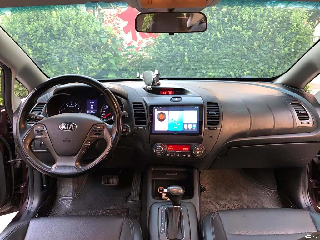 Kia K3, 2013 8