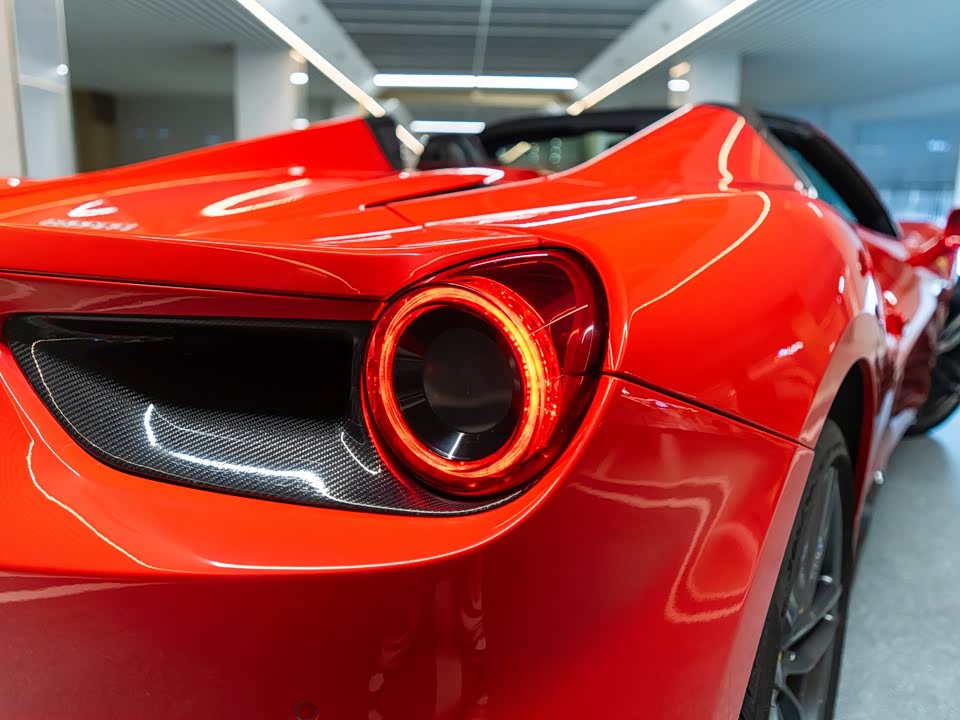 Ferrari 488