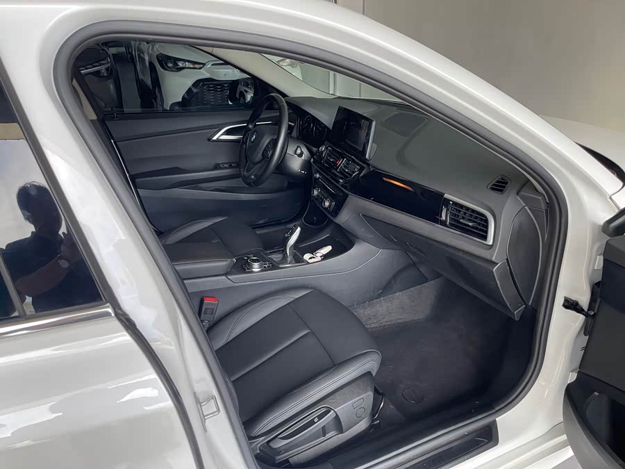 BMW 1 Series 2022, фото 23