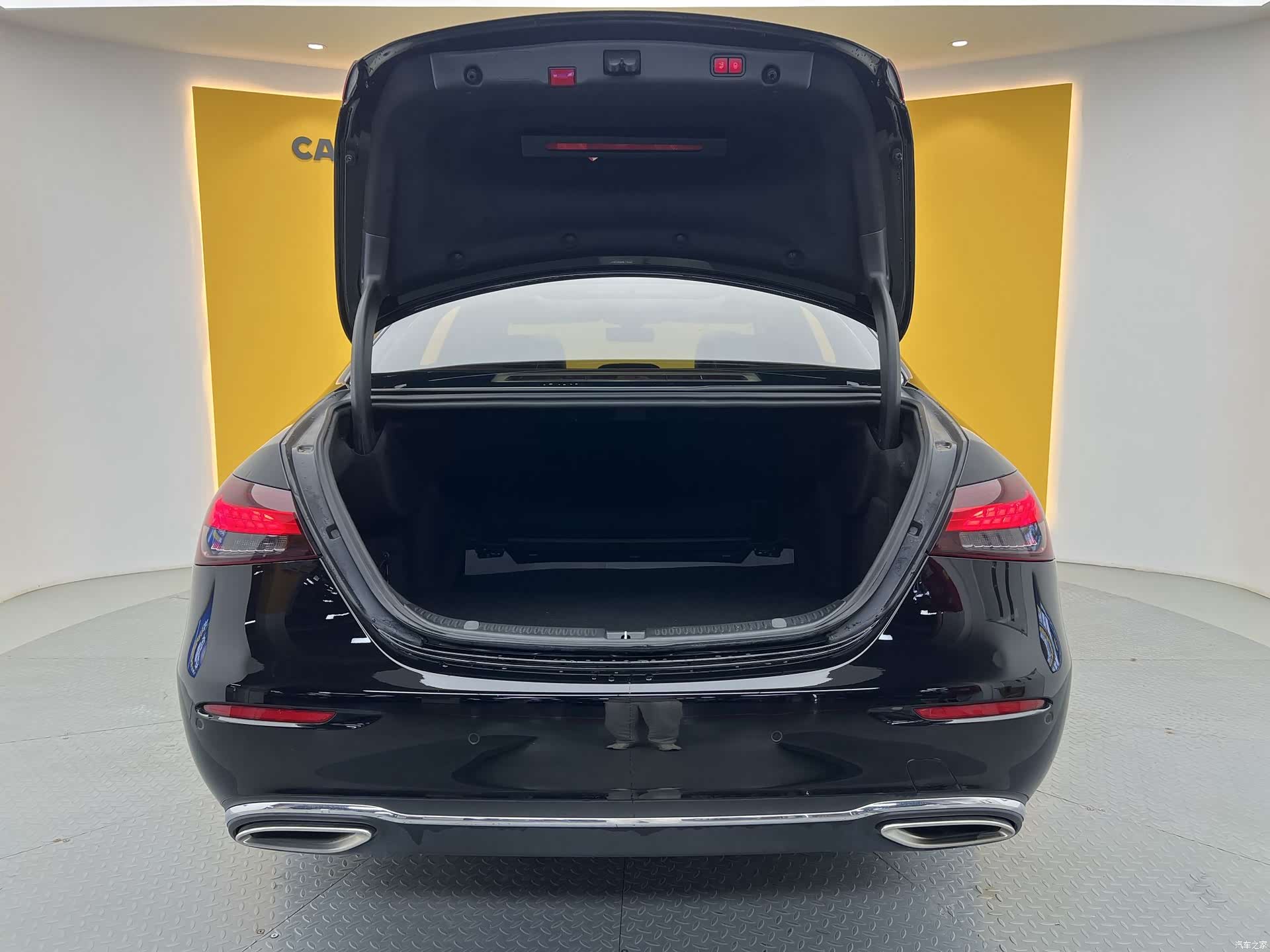 Mercedes-Benz E-Class, 2022 26