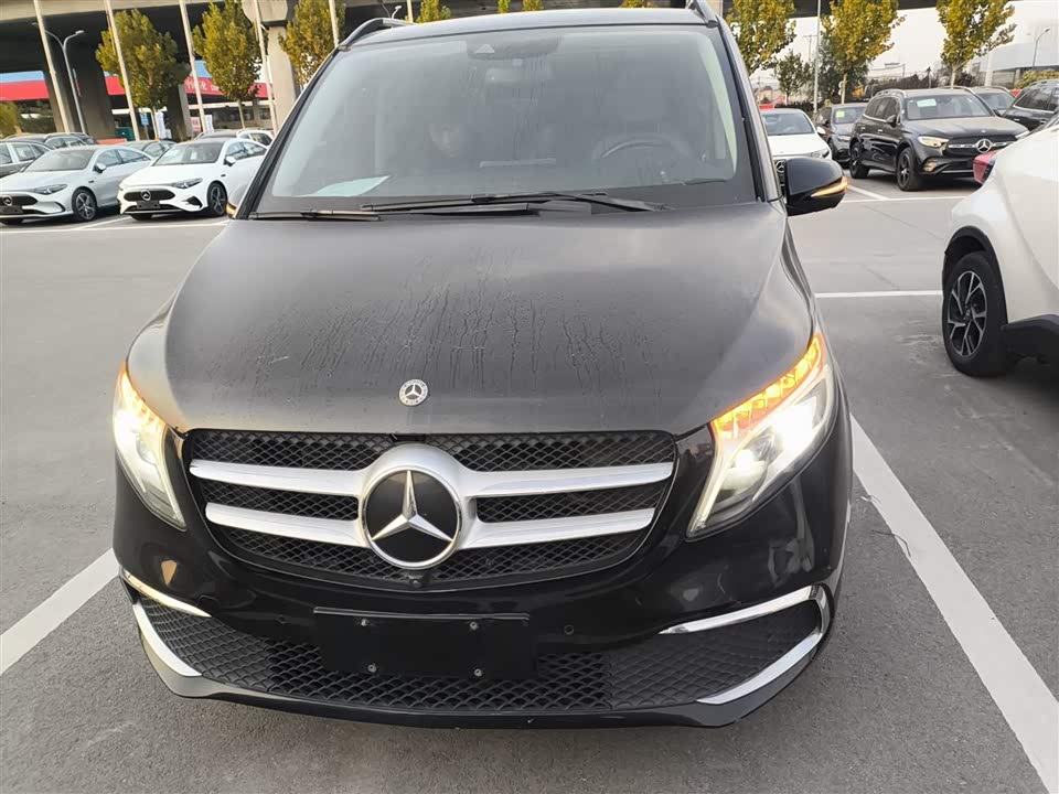 Mercedes-Benz V-class