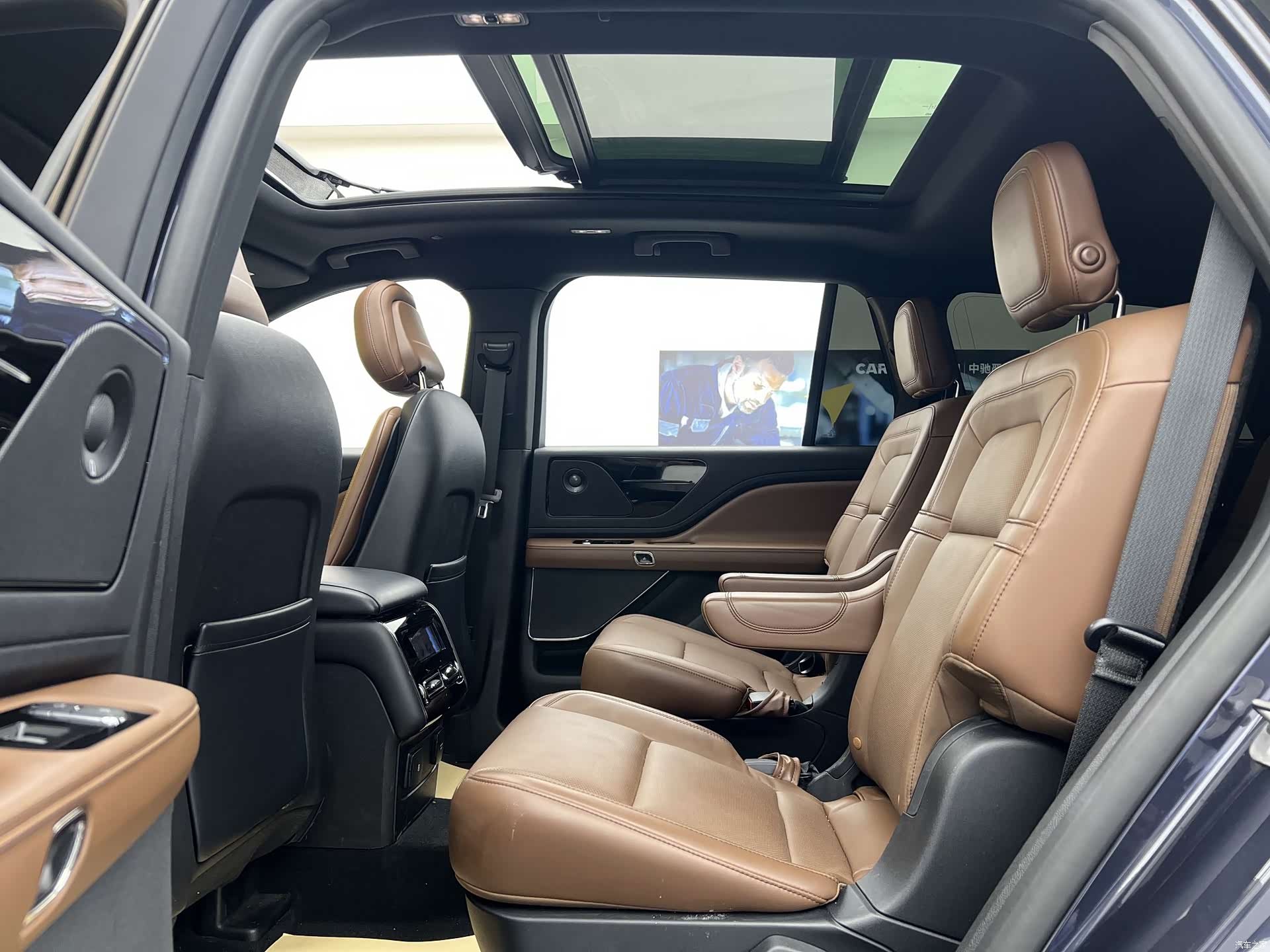 Lincoln Aviator, 2022 8