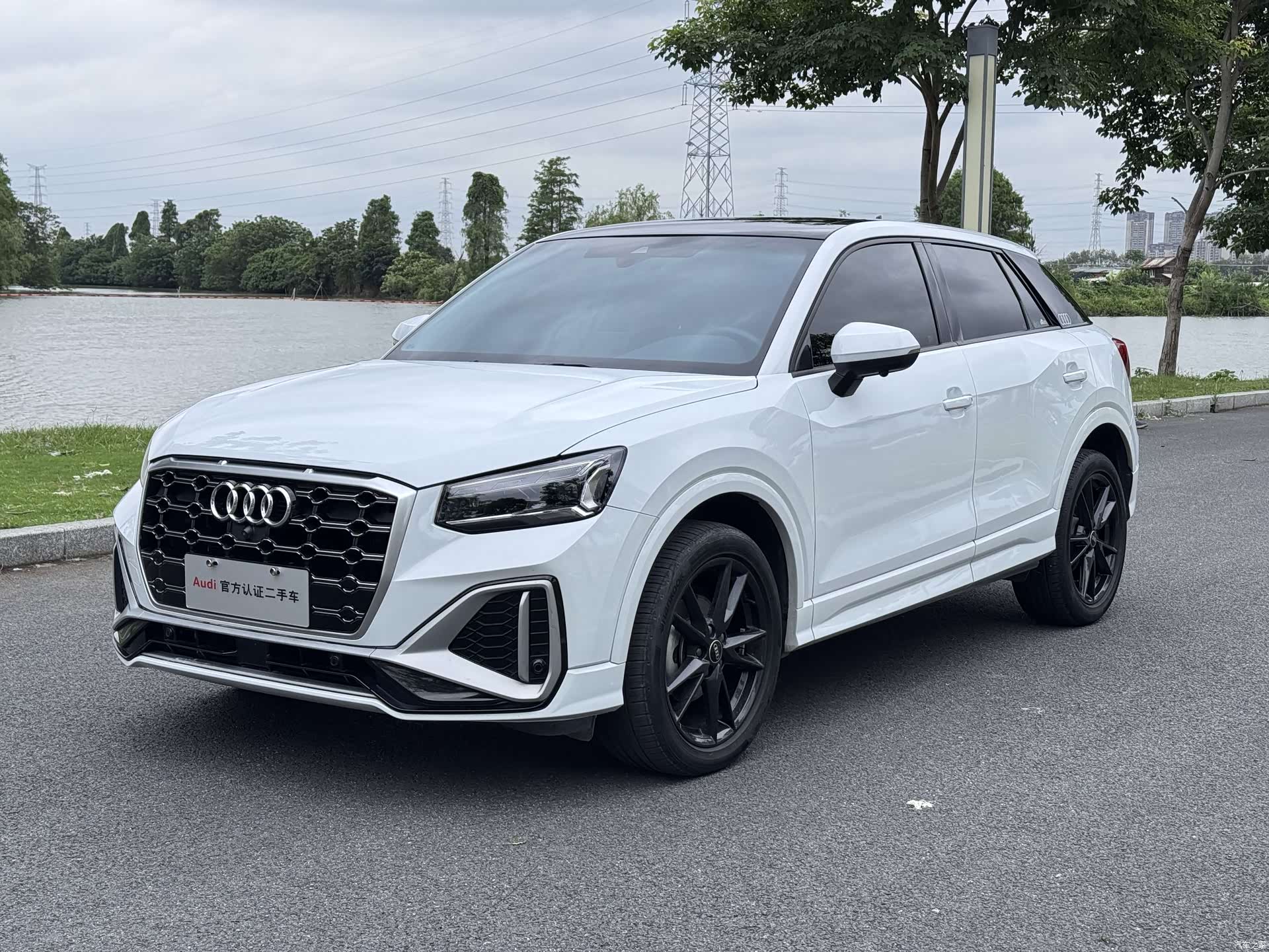 Audi Q2L, 2023 1