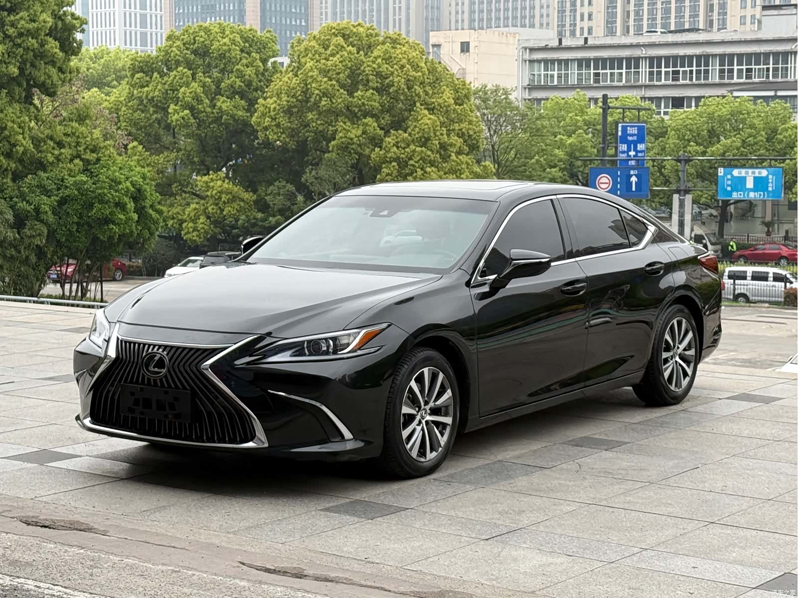 Lexus ES, 2019 1
