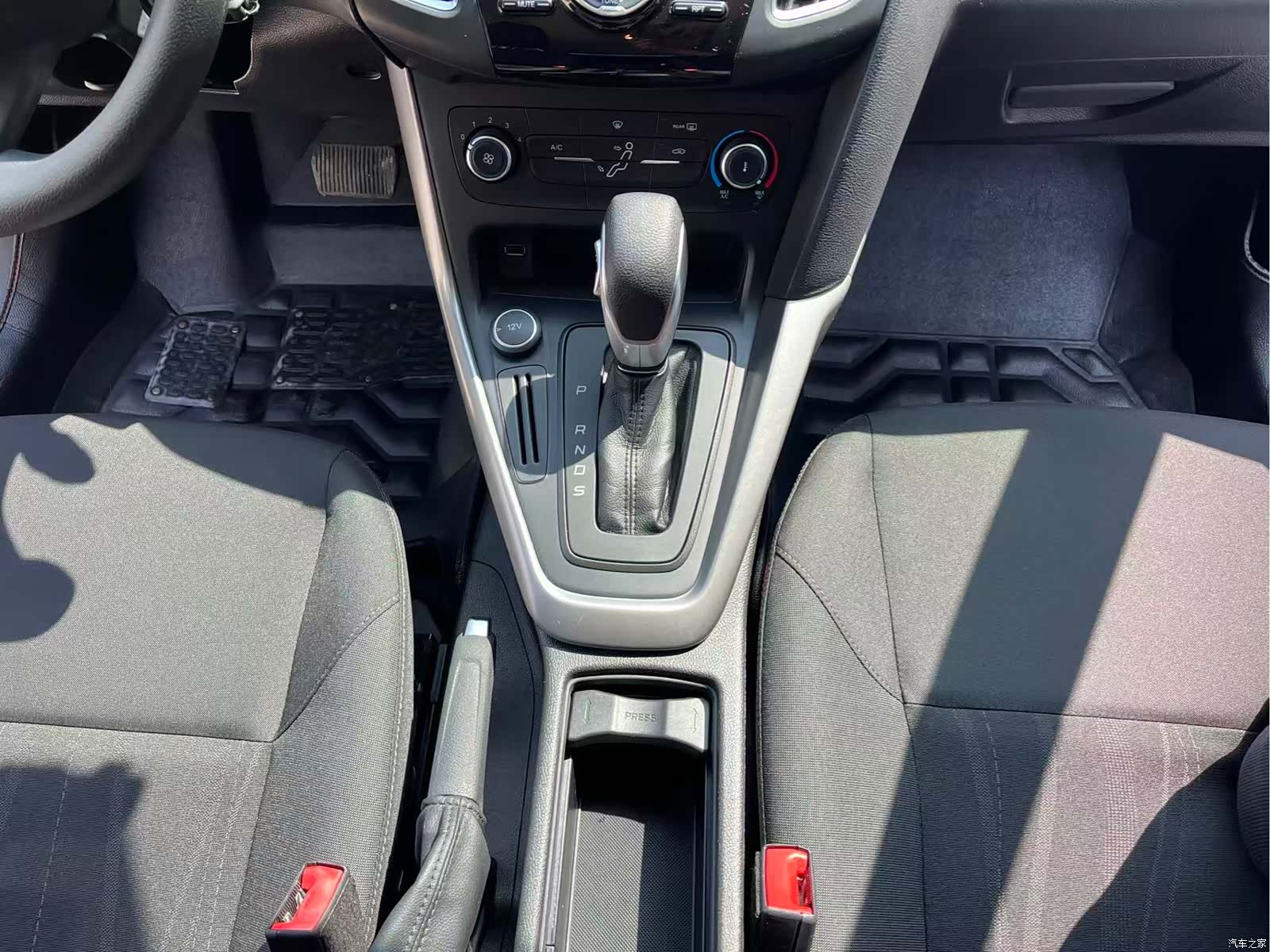 Ford Focus, 2019 32