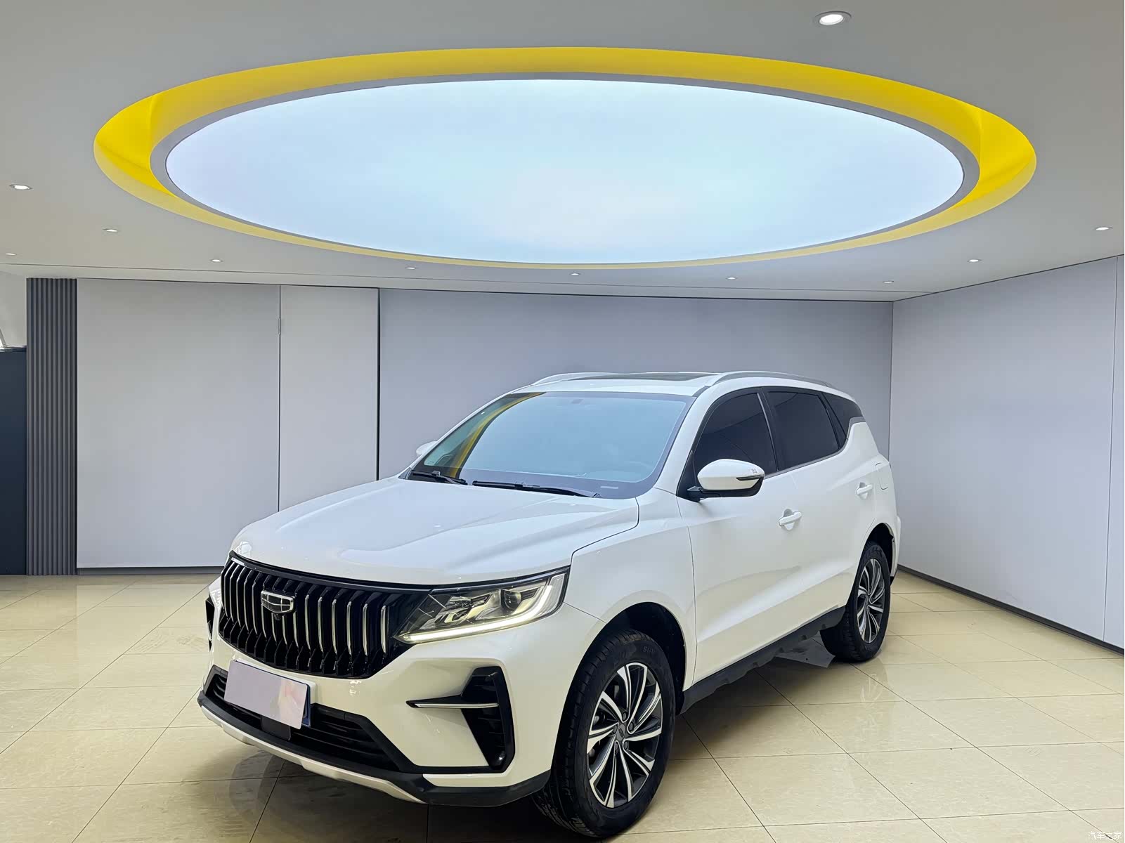 Geely X6, 2023 1