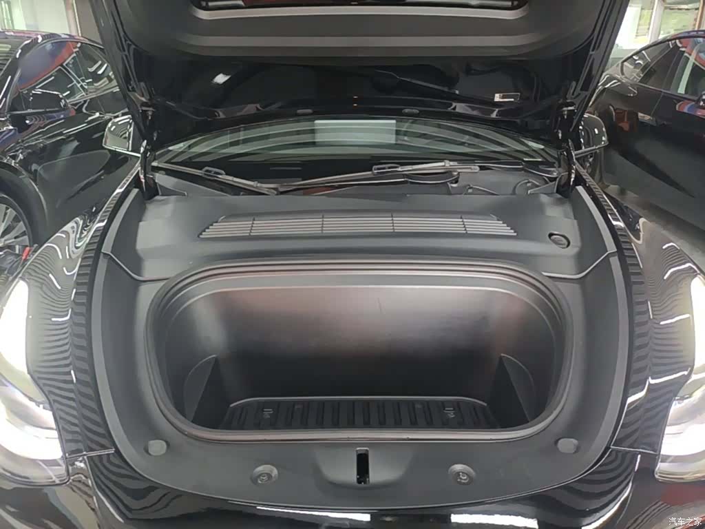 Tesla Model Y, 2022 20