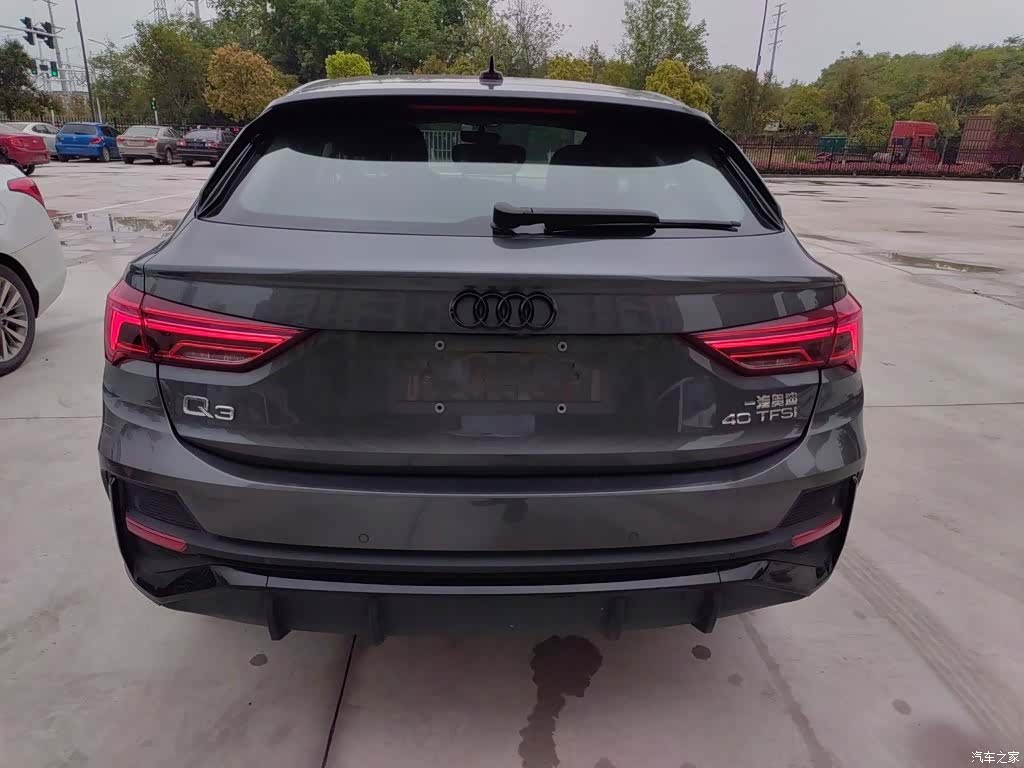 Audi Q3, 2023 4
