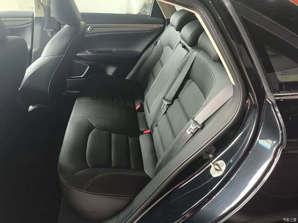 Geely Emgrand, 2018 17
