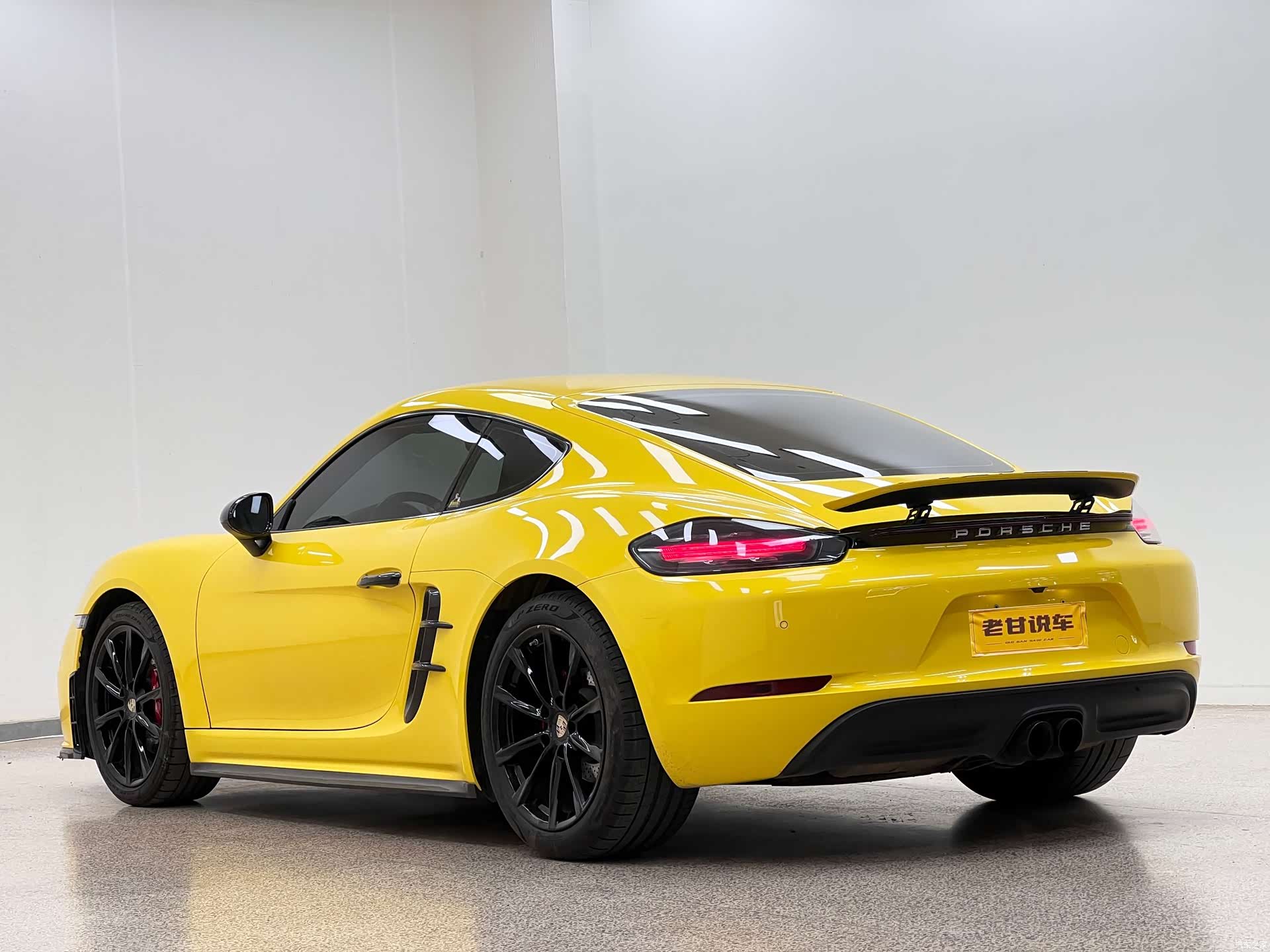 Porsche Cayman, 2017 все фото