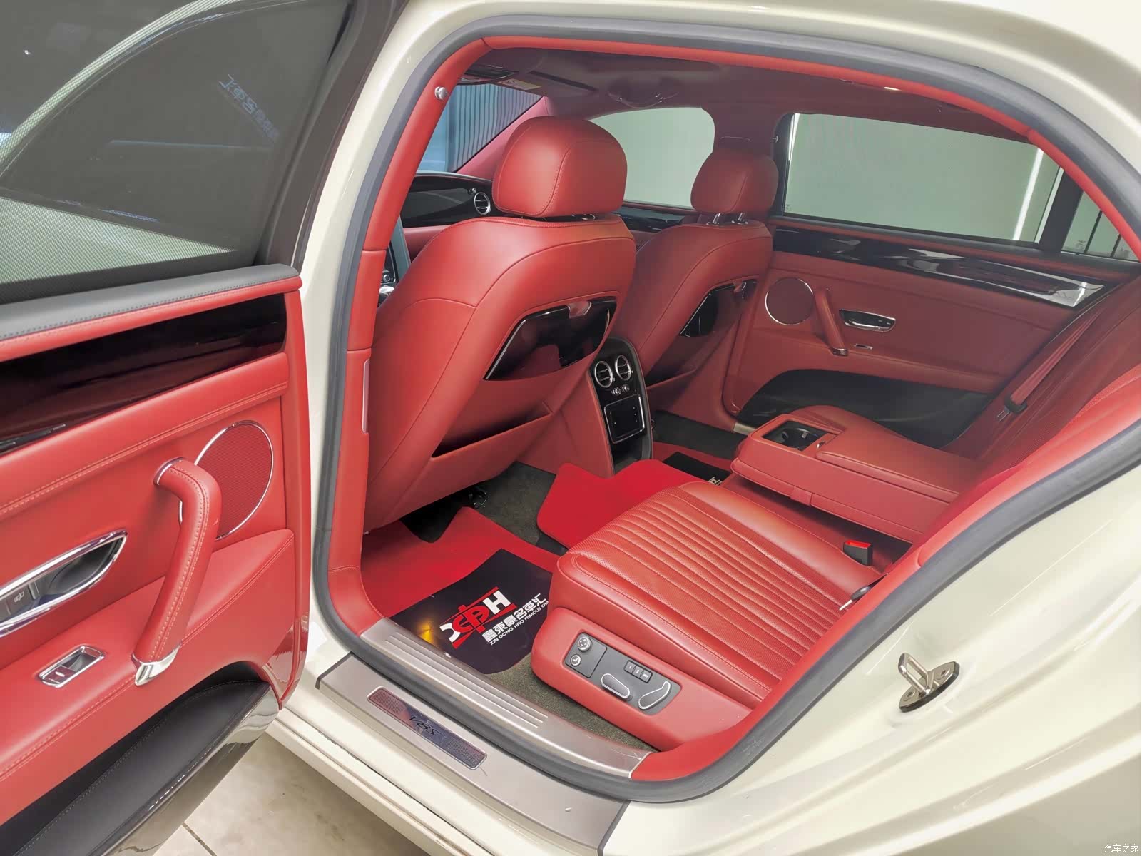 Bentley Flying Spur, 2018 10