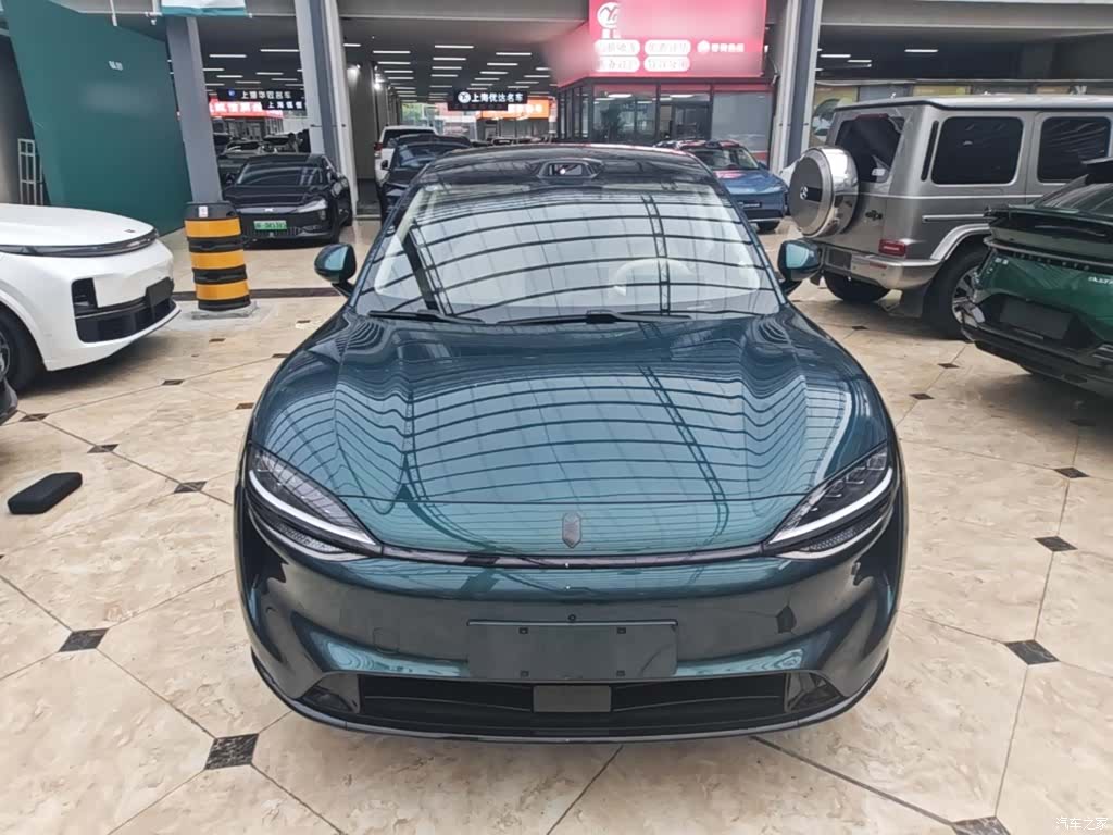 Luxeed R7, 2025 3