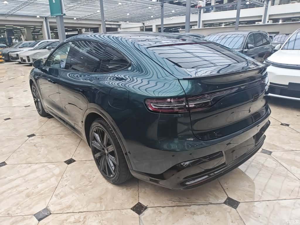 Luxeed R7, 2025 все фото