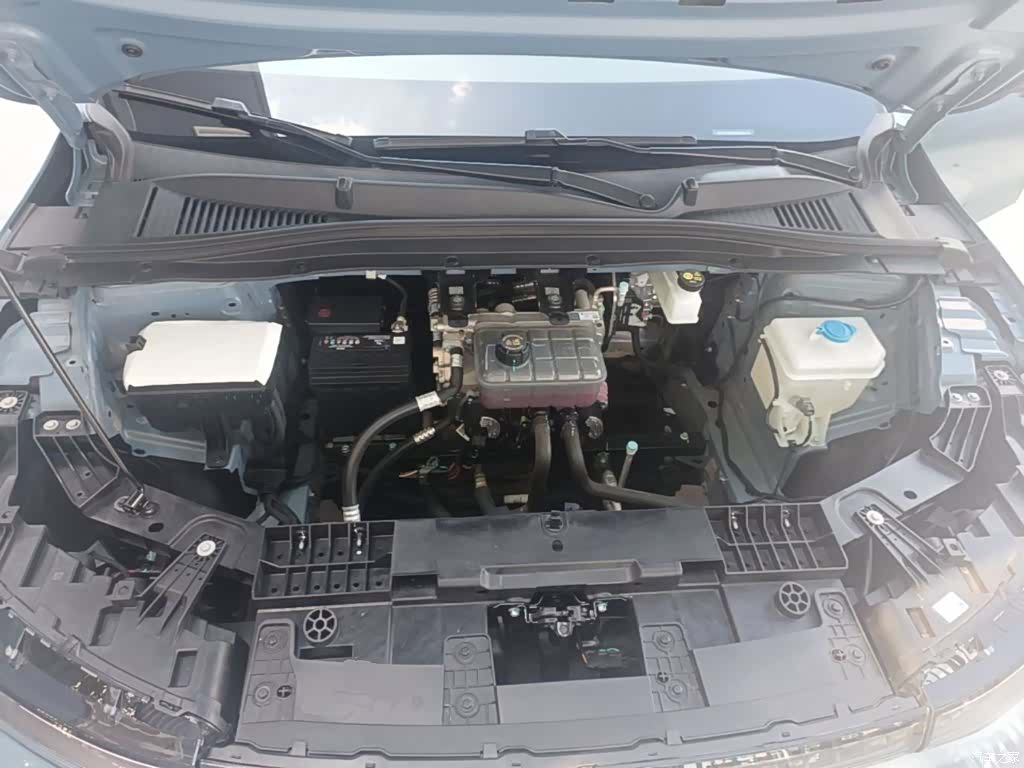 Leapmotor B01, 2025 20