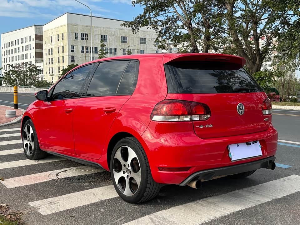 Volkswagen Golf GTI