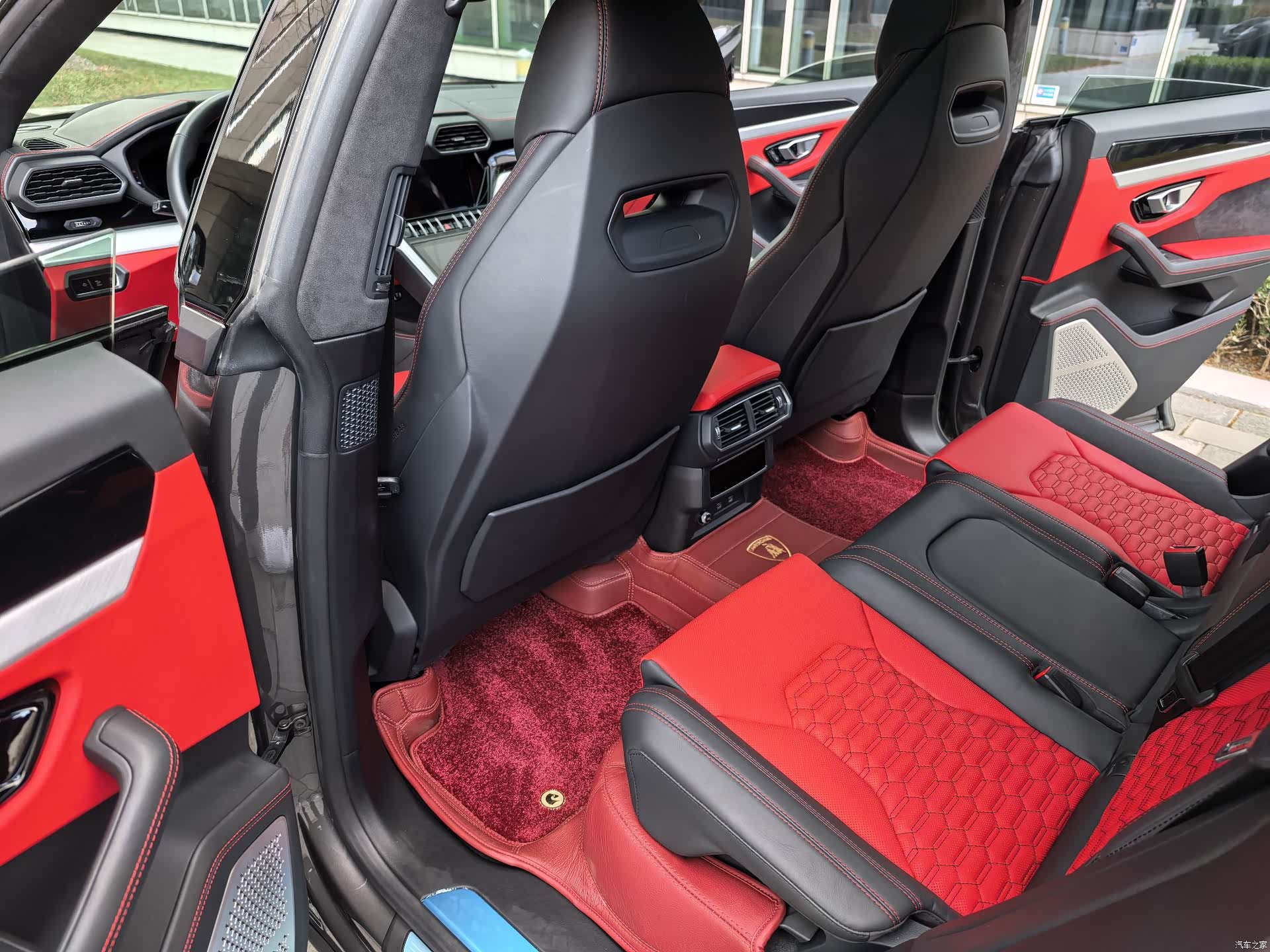 Lamborghini Urus, 2023 36