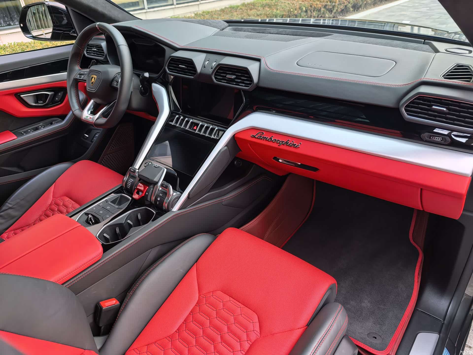 Lamborghini Urus, 2023 47