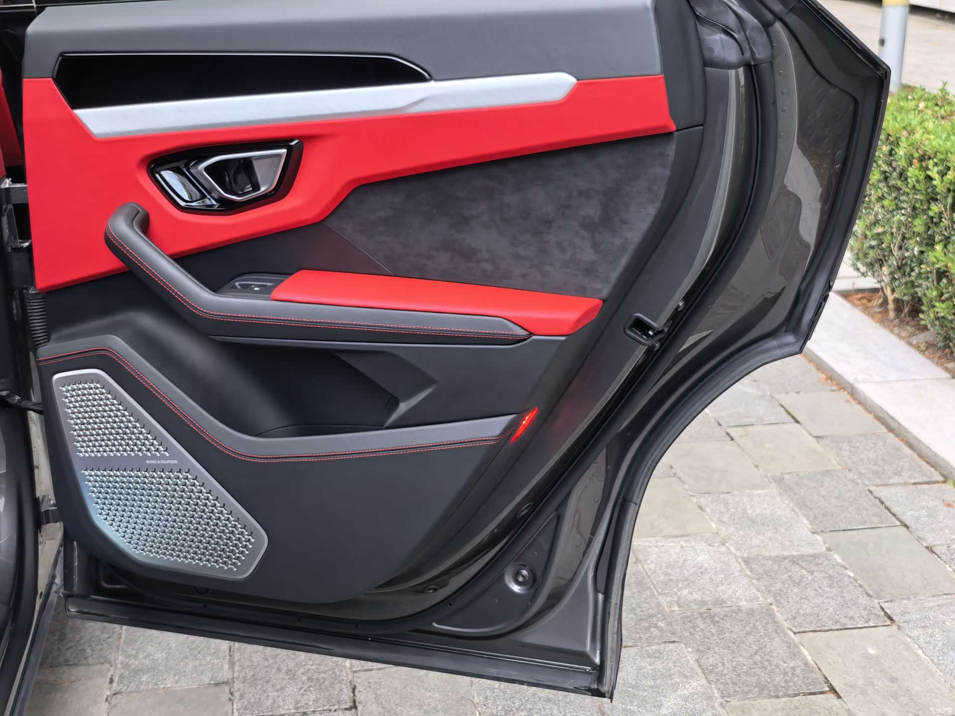 Lamborghini Urus, 2023 39