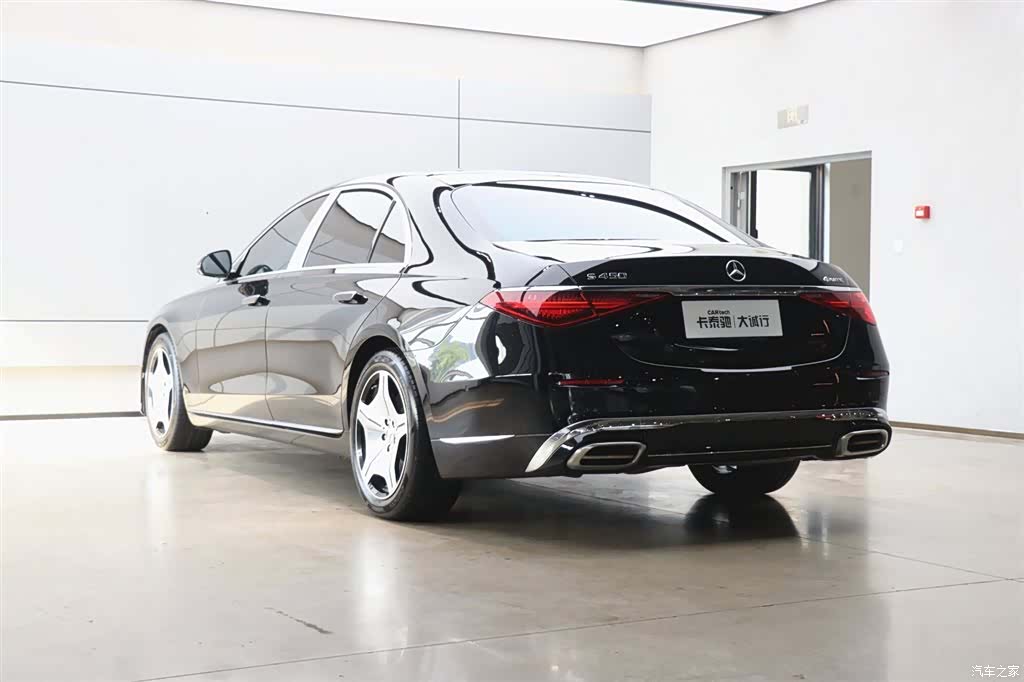 Mercedes-Benz S-Class, 2023 32