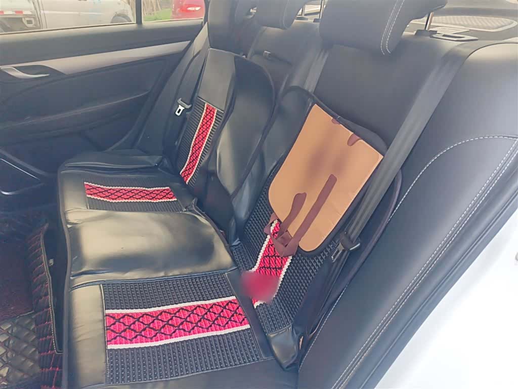 Geely Emgrand, 2018 13