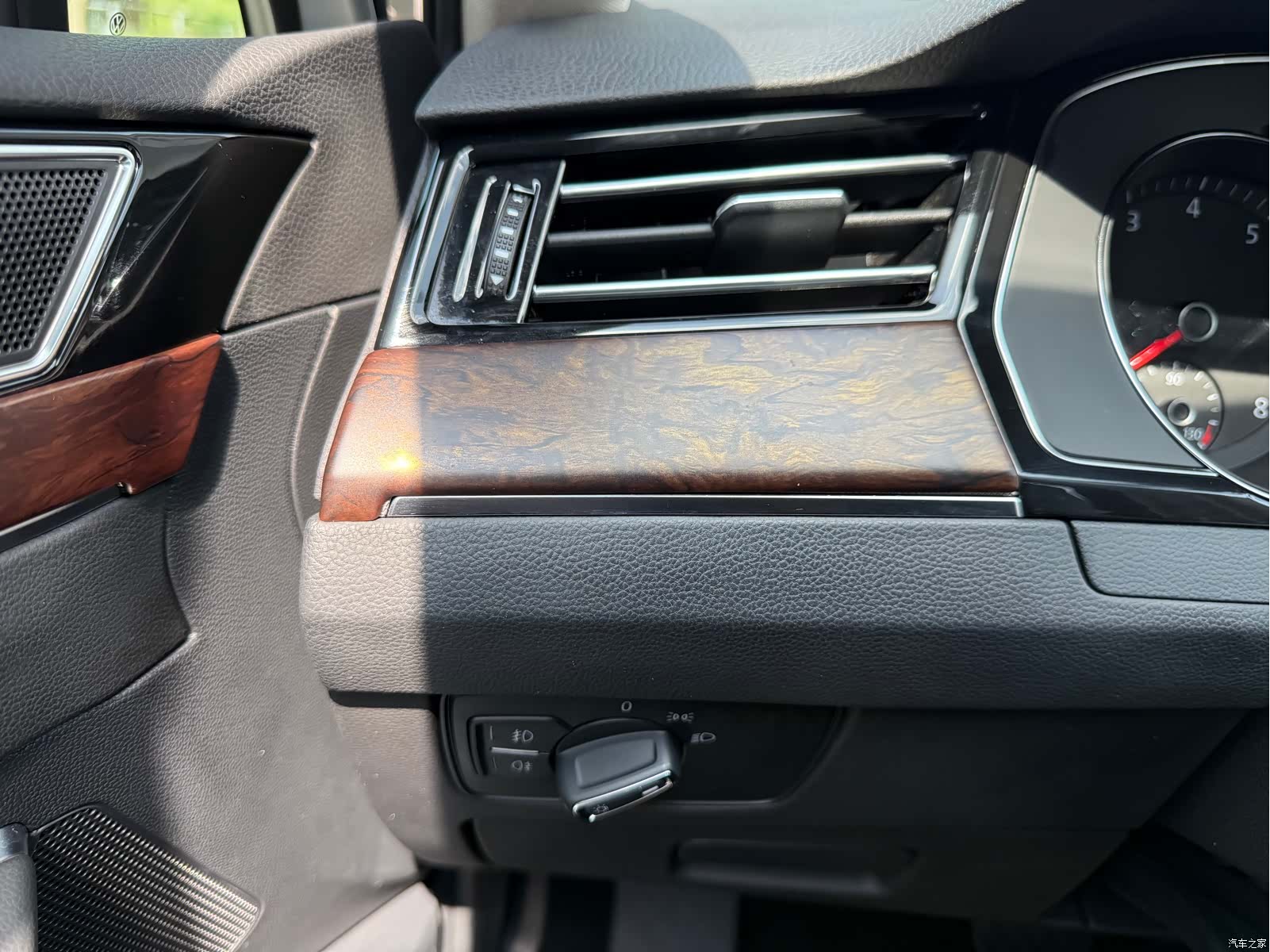 Volkswagen Magotan, 2019 18