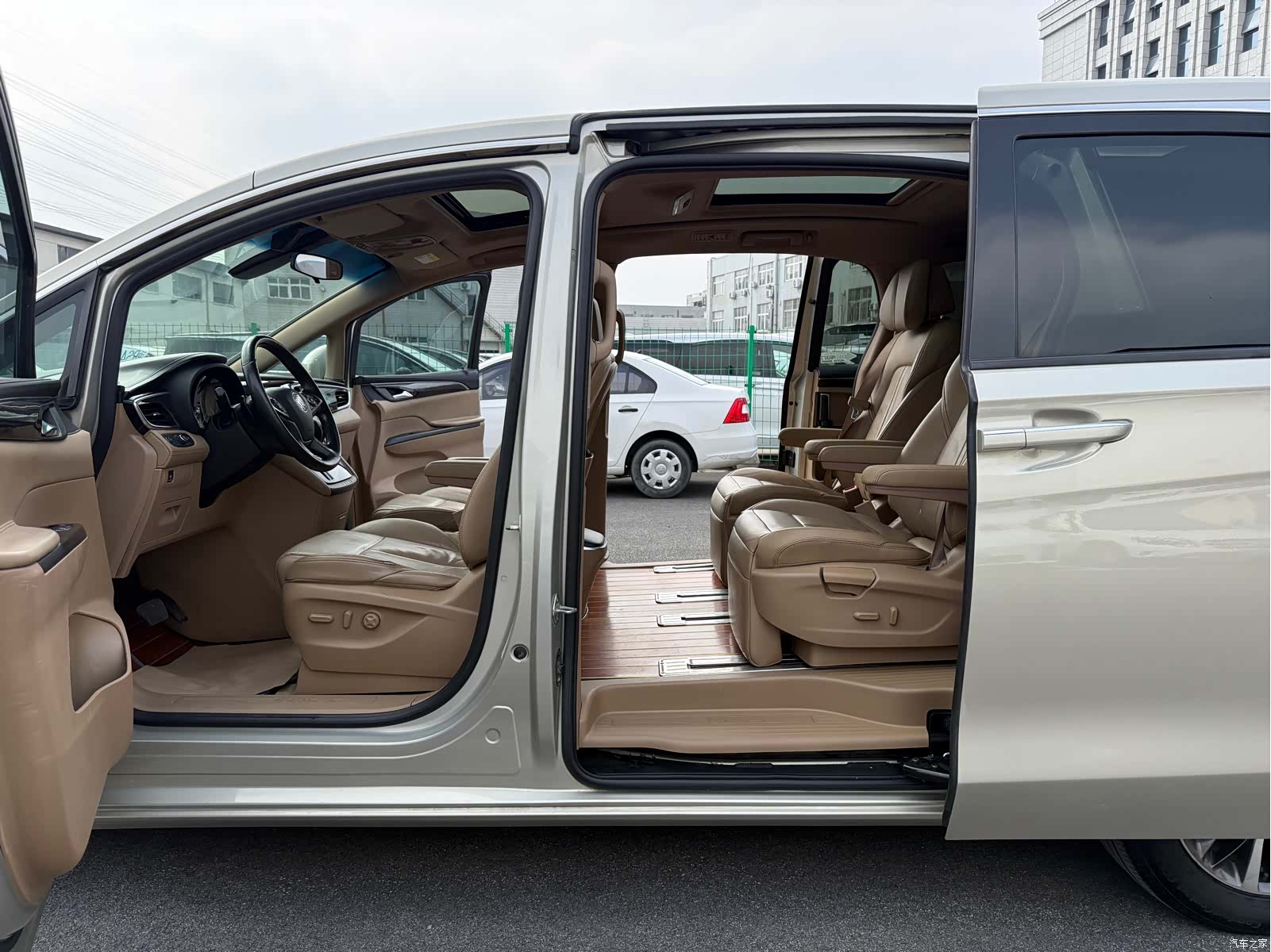 Buick GL8, 2018 15