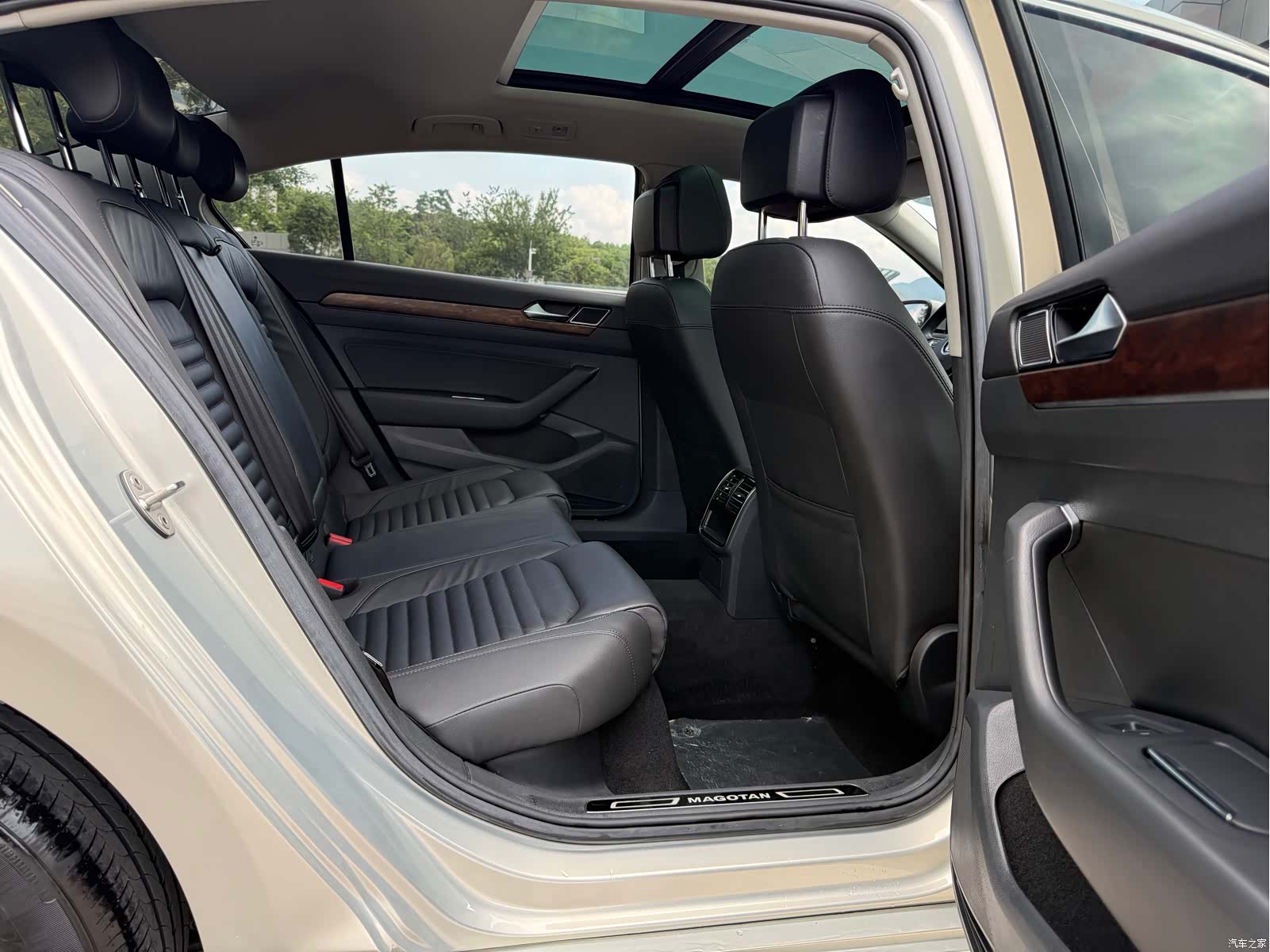 Volkswagen Magotan, 2019 16