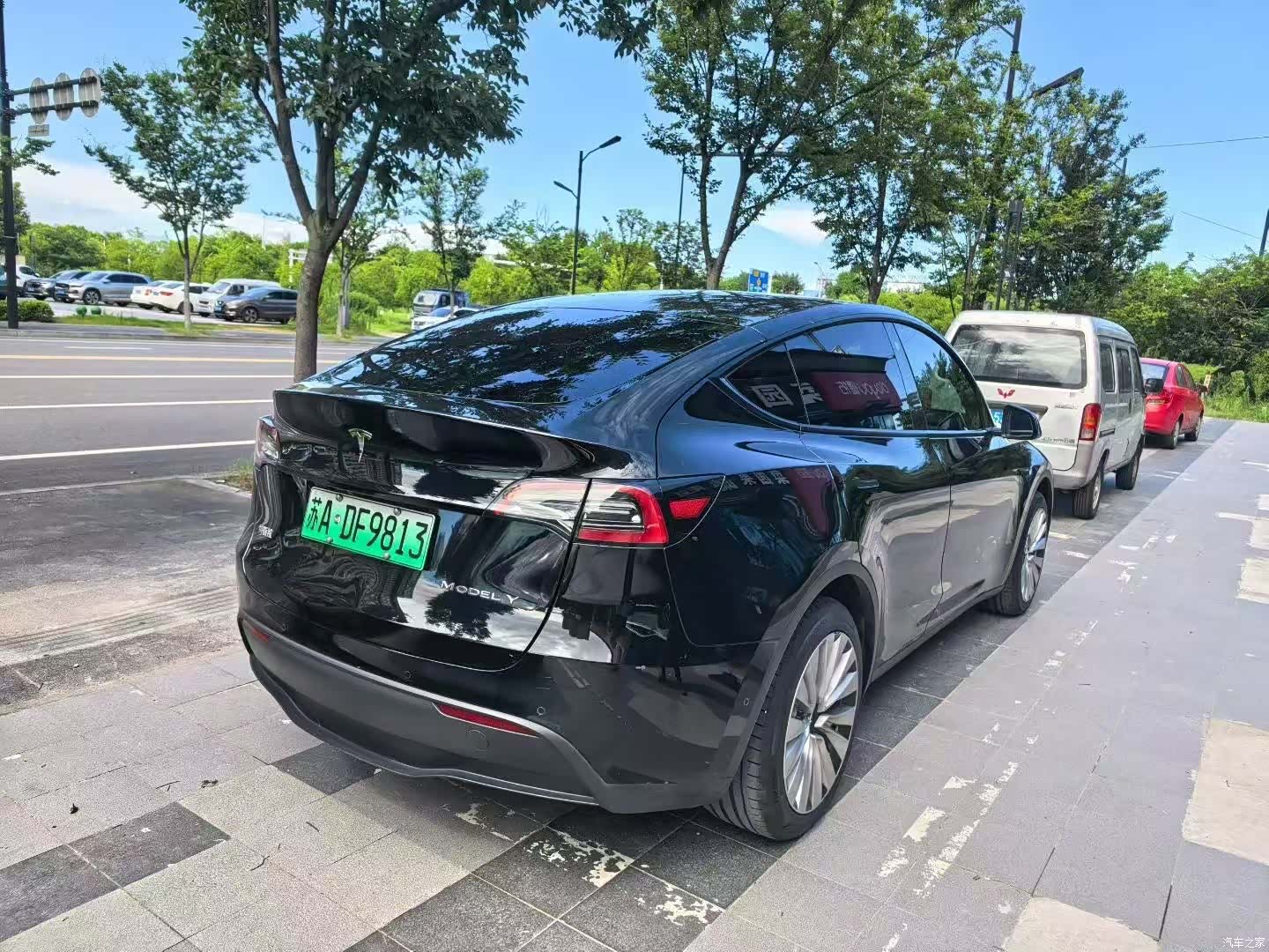 Tesla Model Y, 2023 4