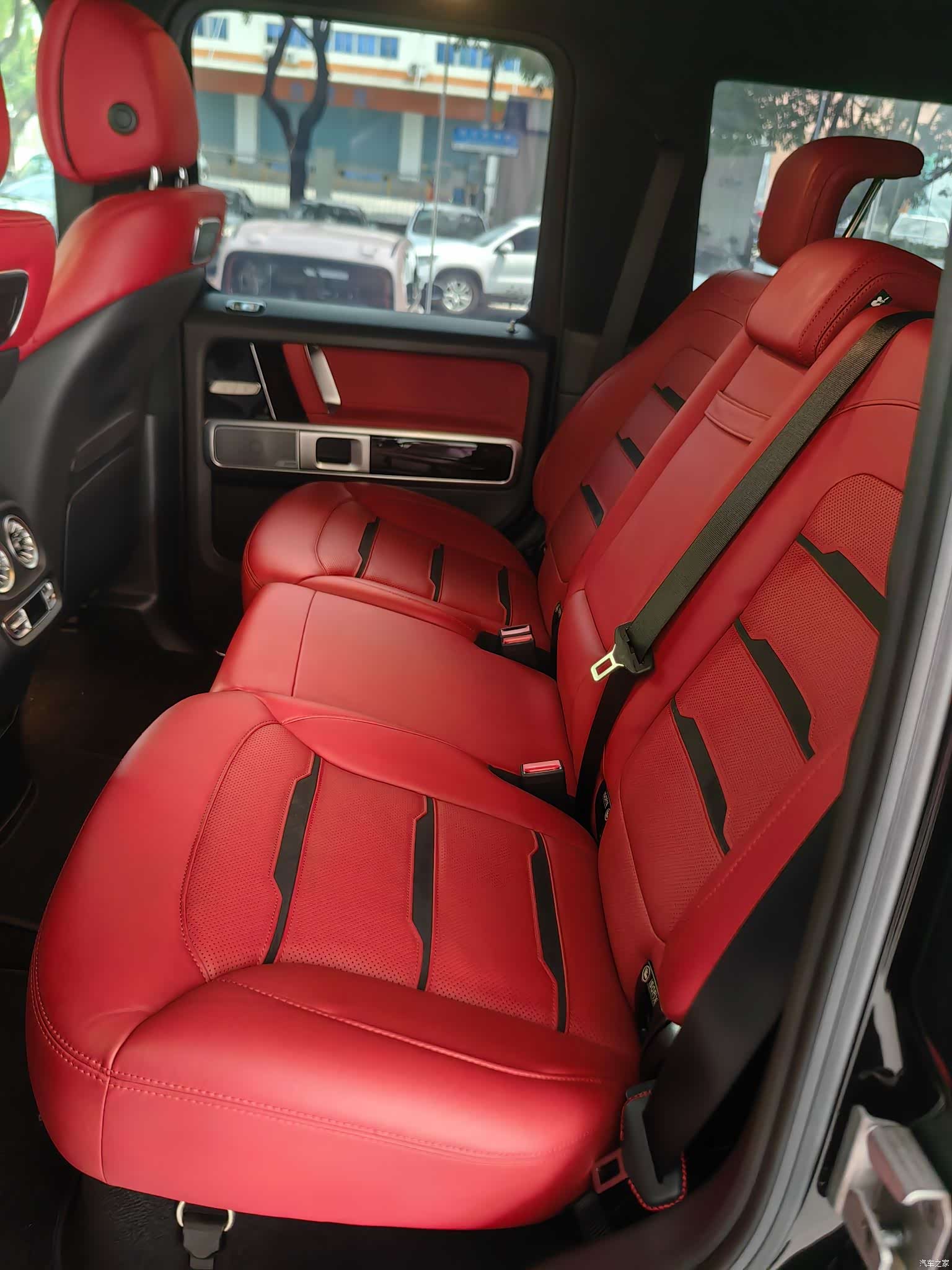 Mercedes-Benz G-Class, 2023 все фото