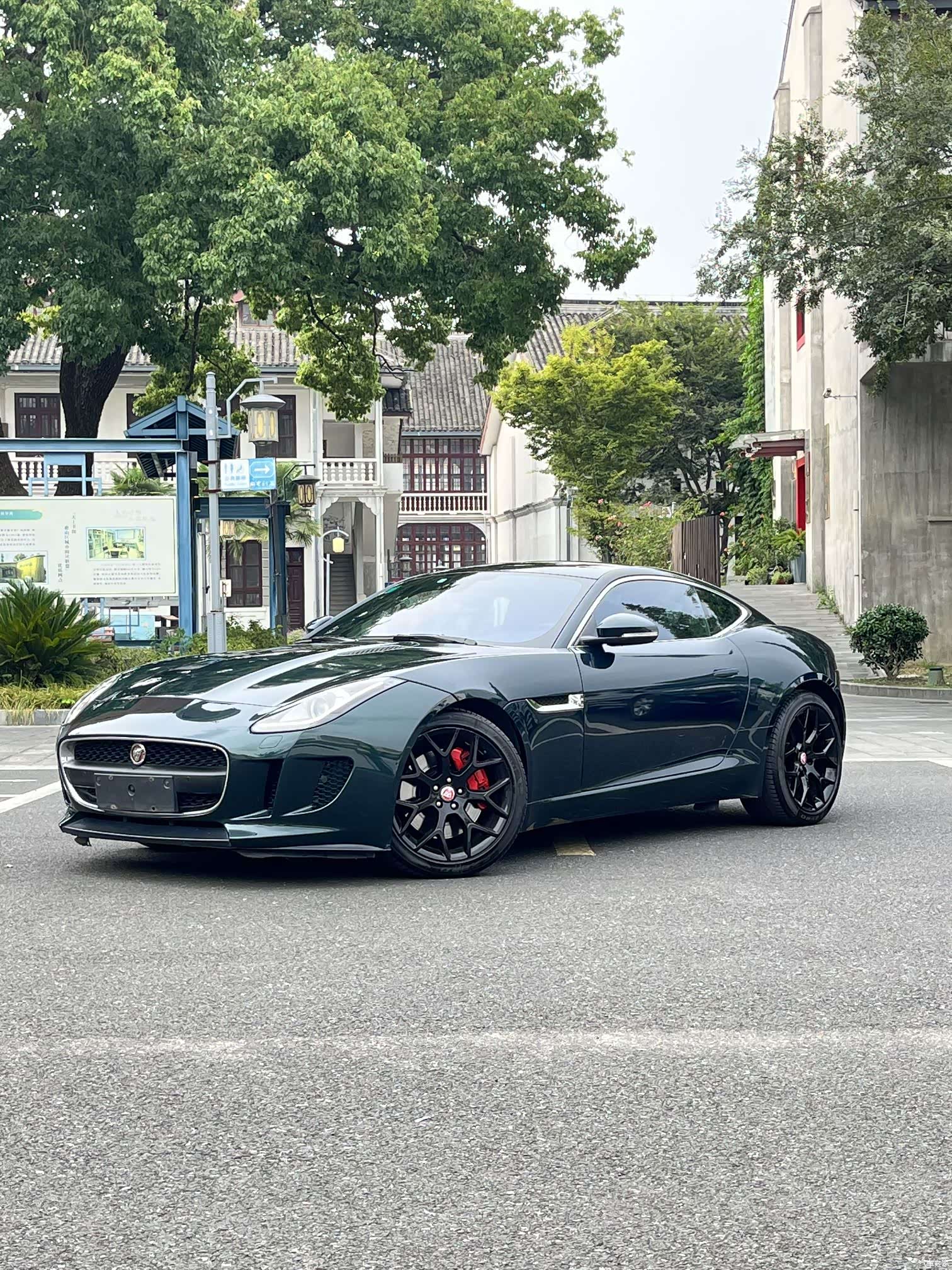 Jaguar F-TYPE, 2015 1