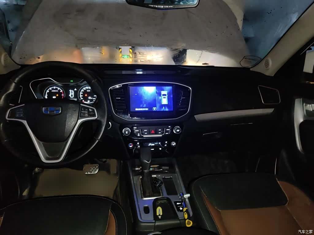 Geely X6, 2017 13