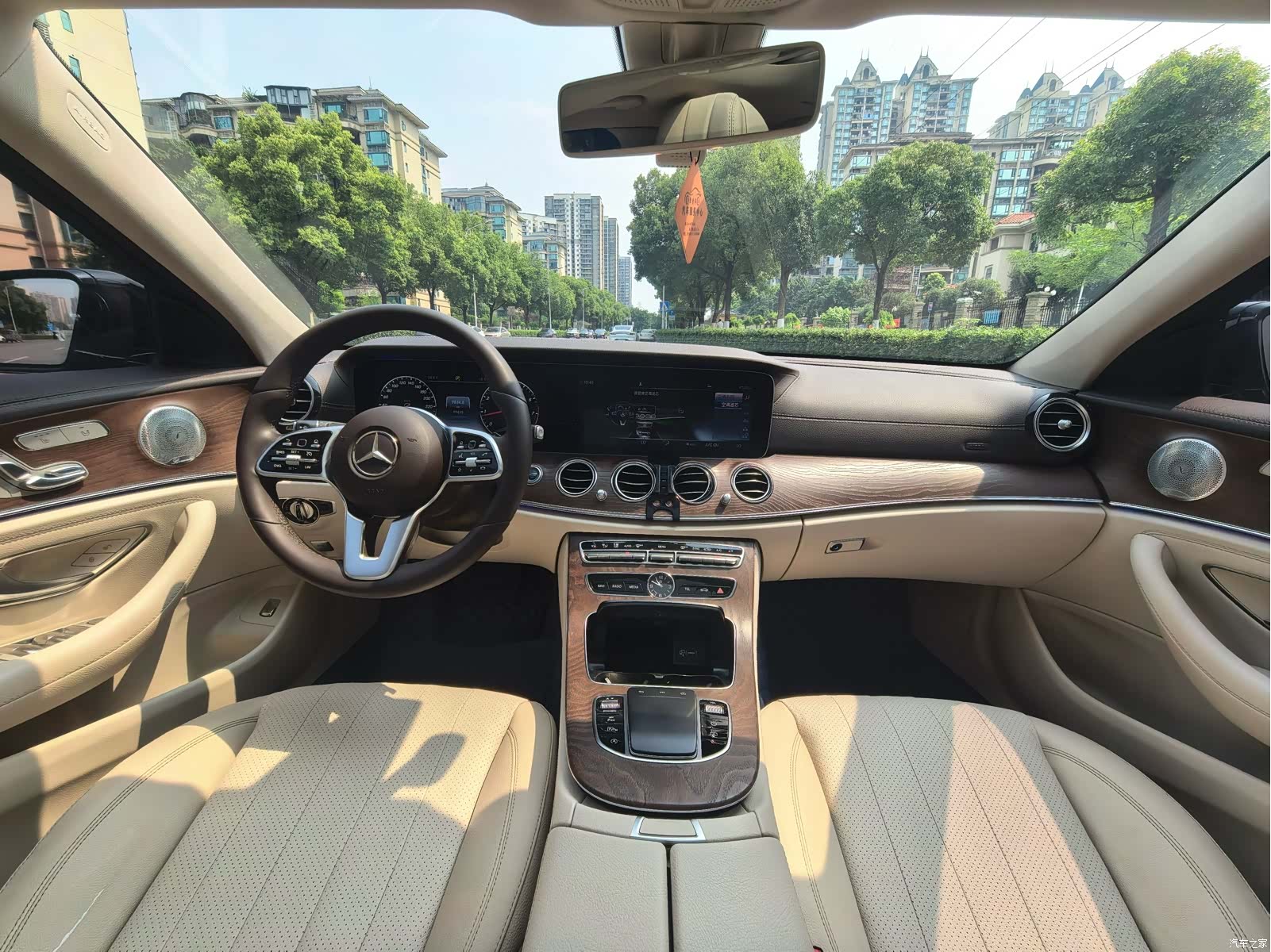 Mercedes-Benz E-Class, 2019 6