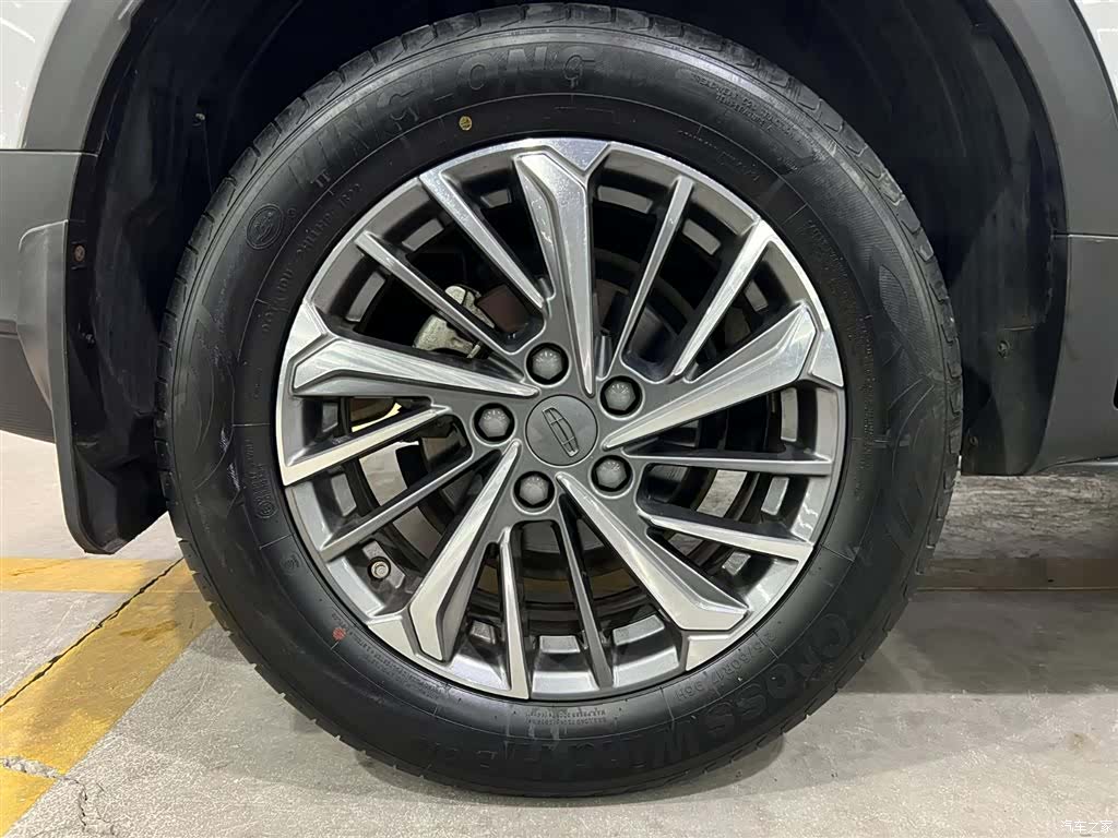 Geely Coolray, 2022 17