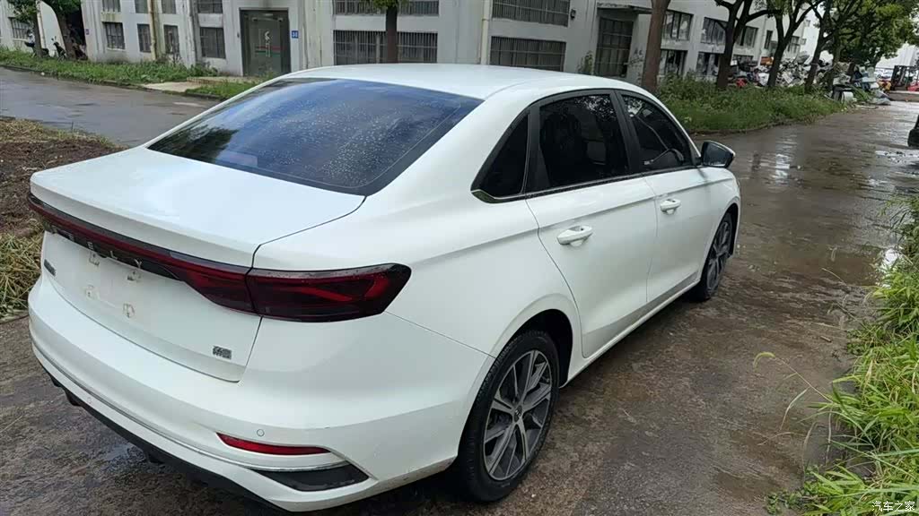 Geely Emgrand, 2021 6