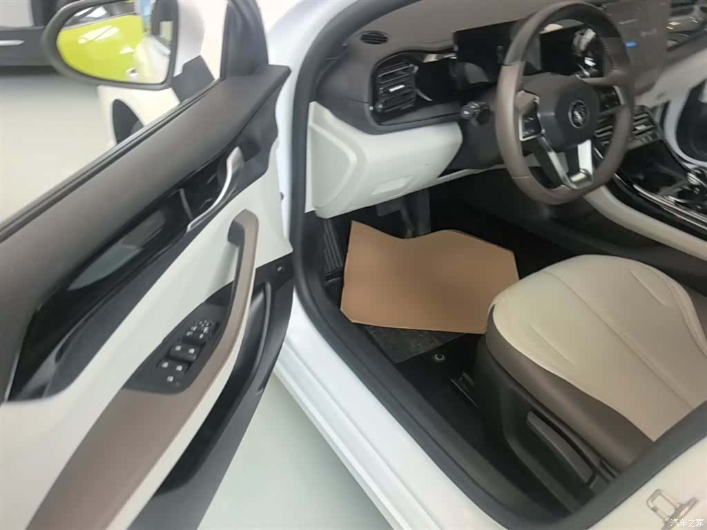 BYD Qin, 2023 16