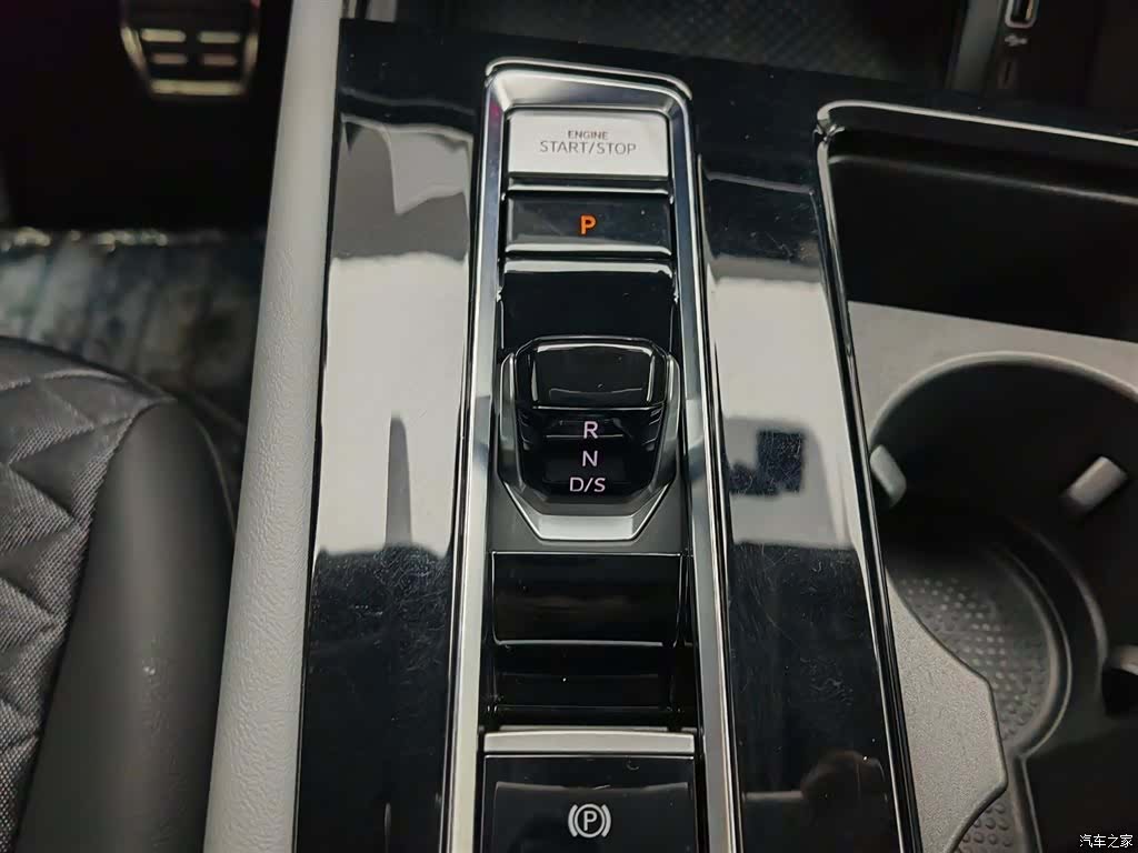 Volkswagen Teramont X, 2023 13