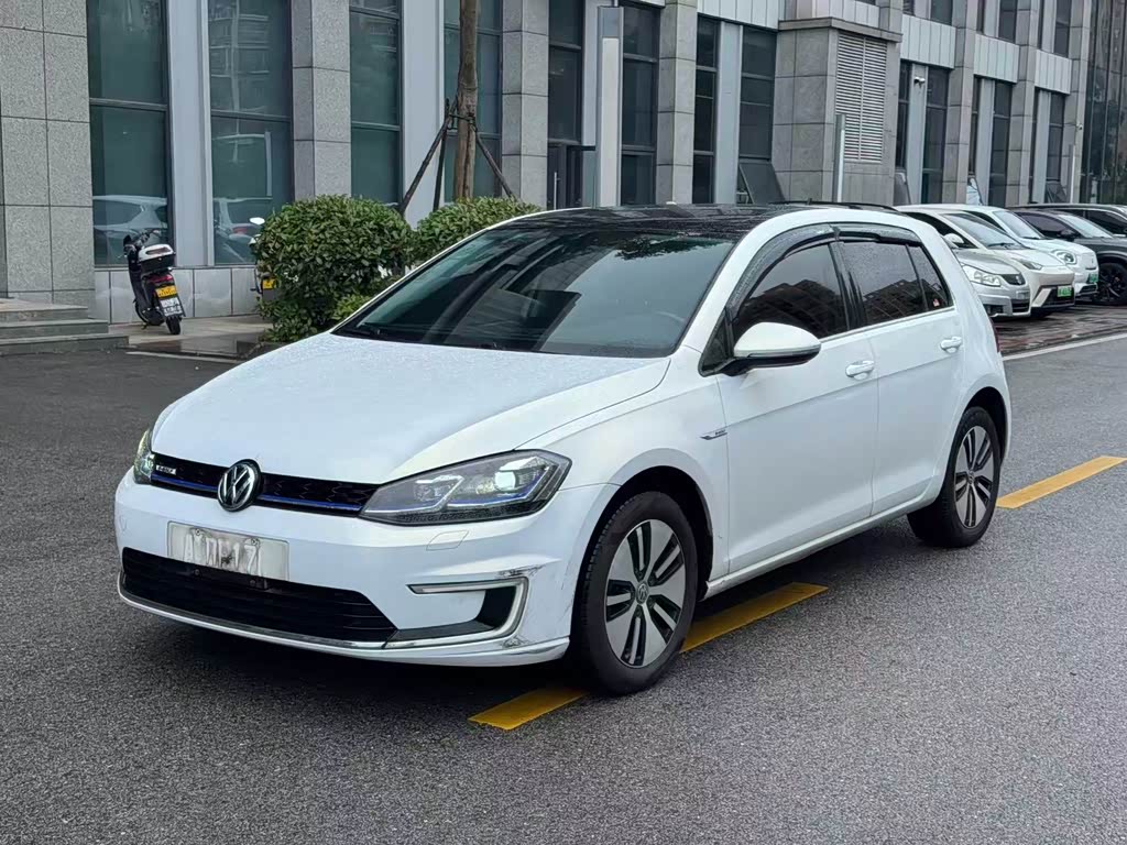 Volkswagen Golf·